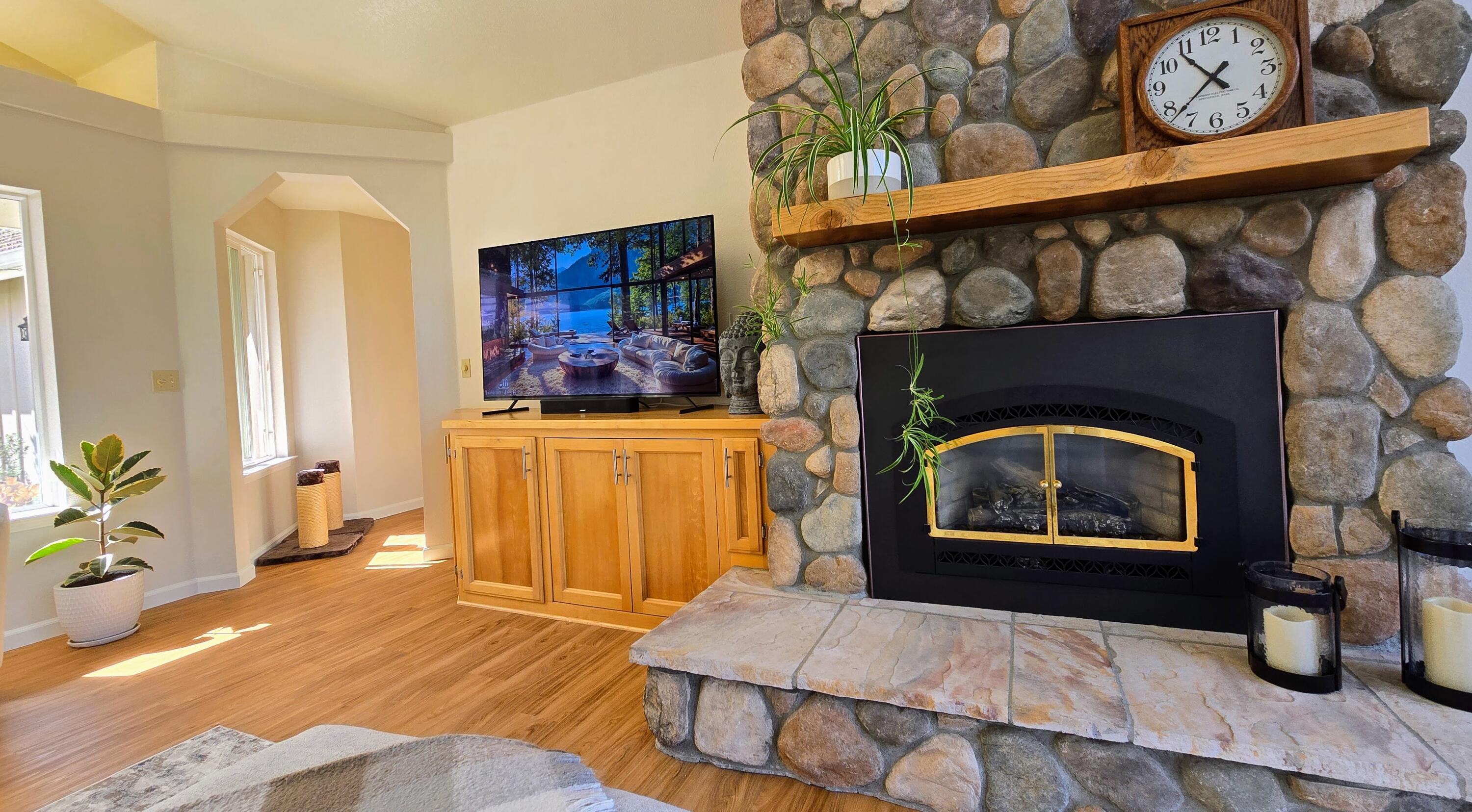 41299 E Mynatt Dr, Three Rivers, CA 93271