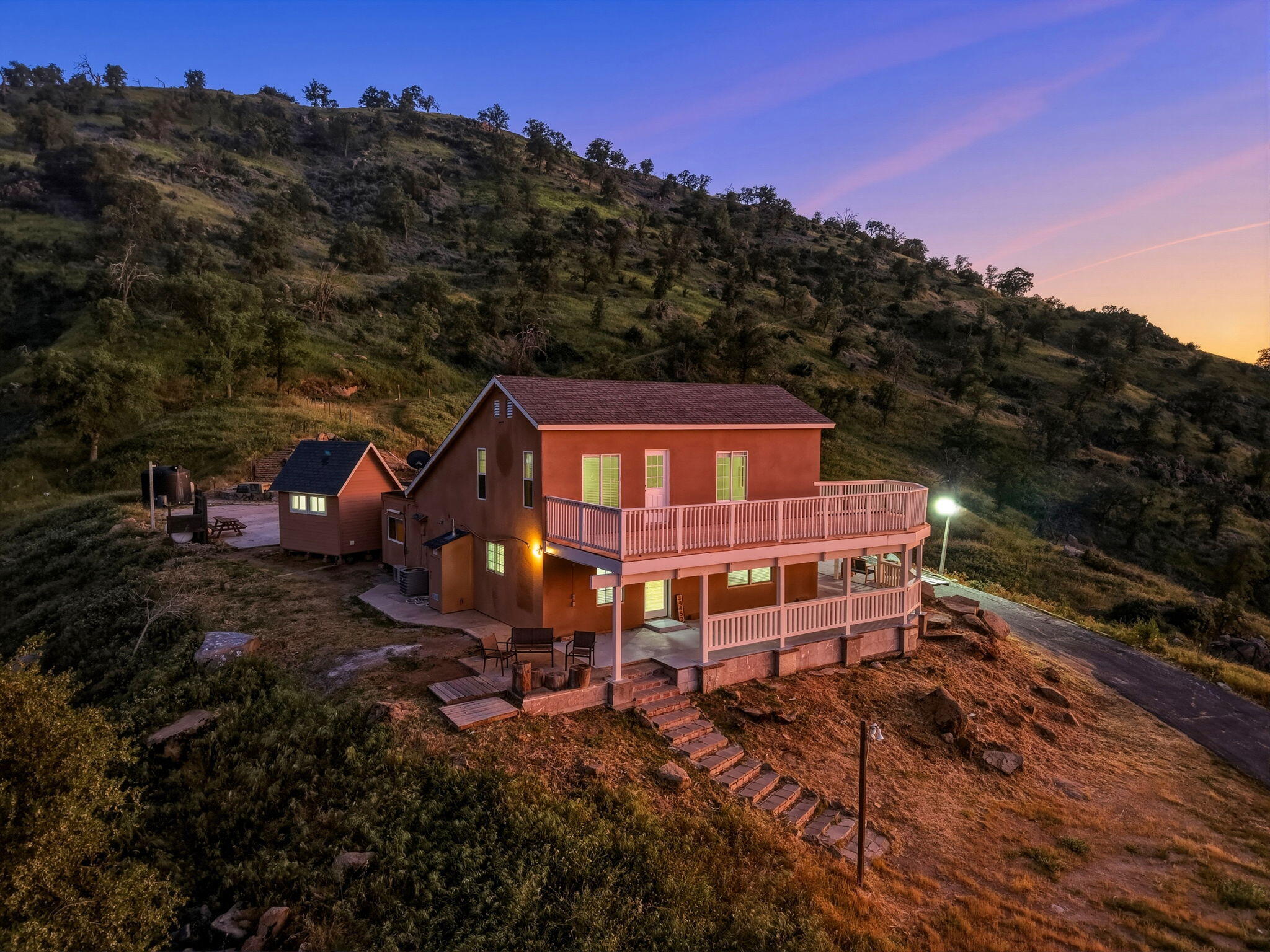 34453 Sierra Dr, Lemon Cove, CA 93244