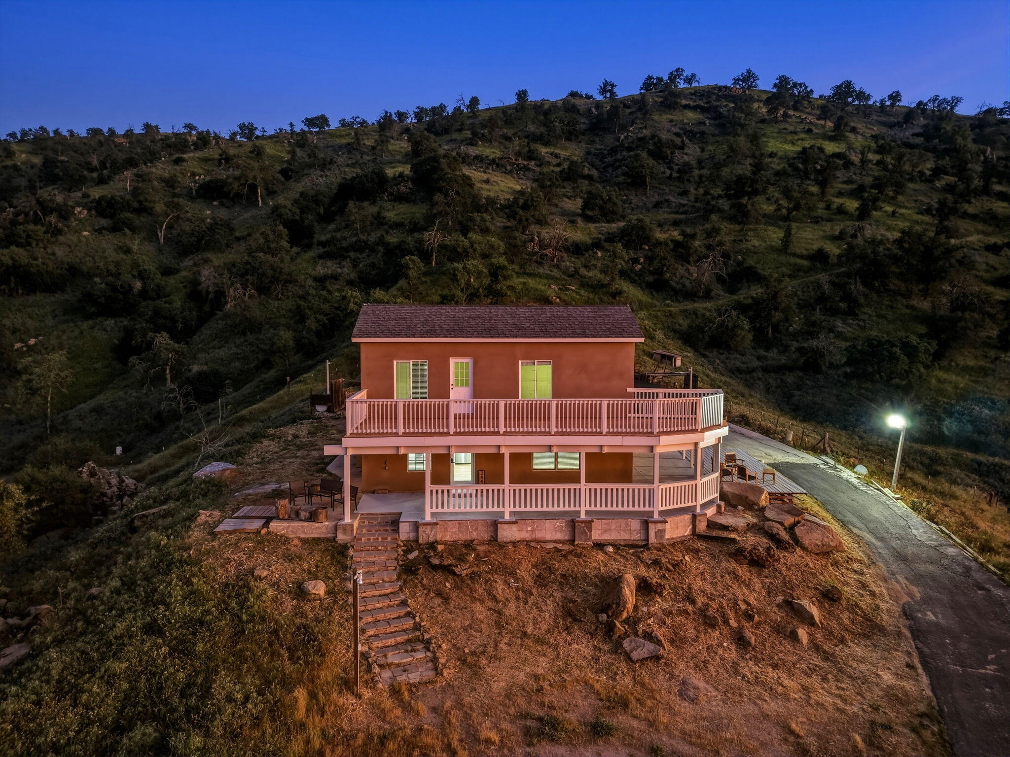 34453 Sierra Dr, Lemon Cove, CA 93244