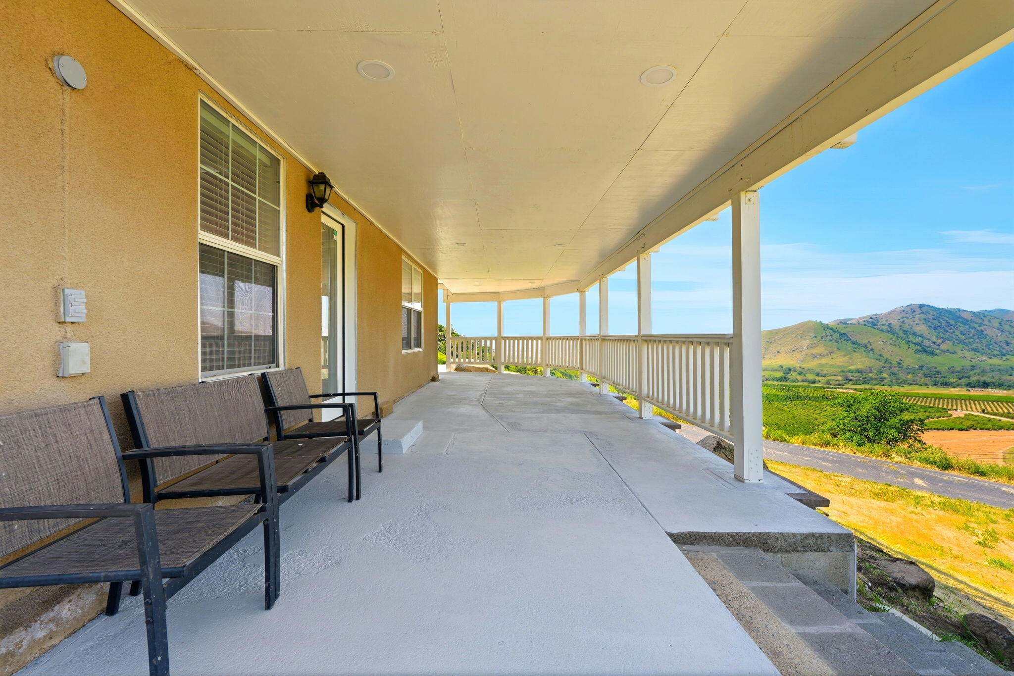 34453 Sierra Dr, Lemon Cove, CA 93244