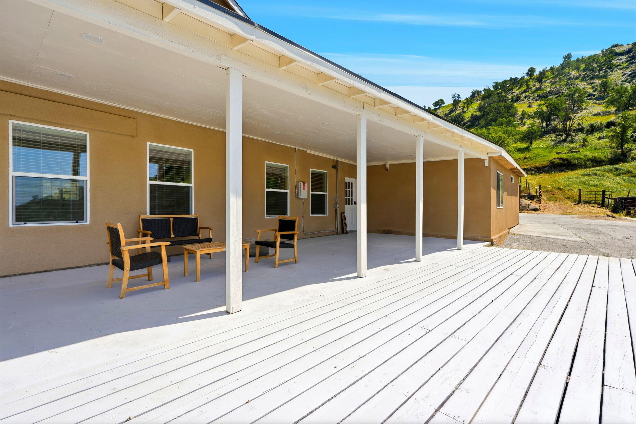 34453 Sierra Dr, Lemon Cove, CA 93244