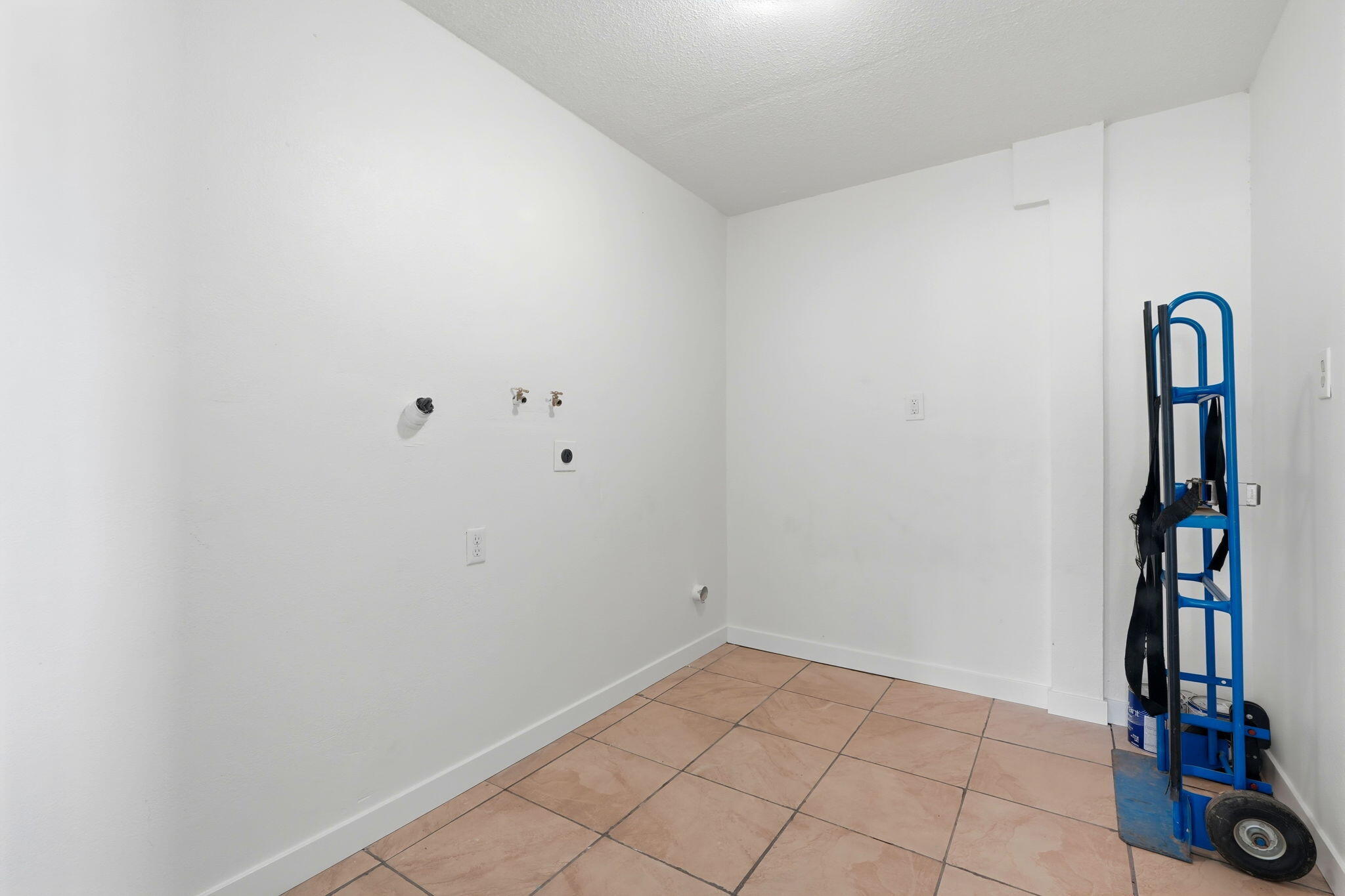 34453 Sierra Dr, Lemon Cove, CA 93244