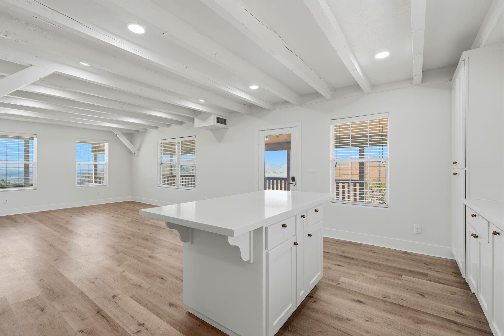 34453 Sierra Dr, Lemon Cove, CA 93244