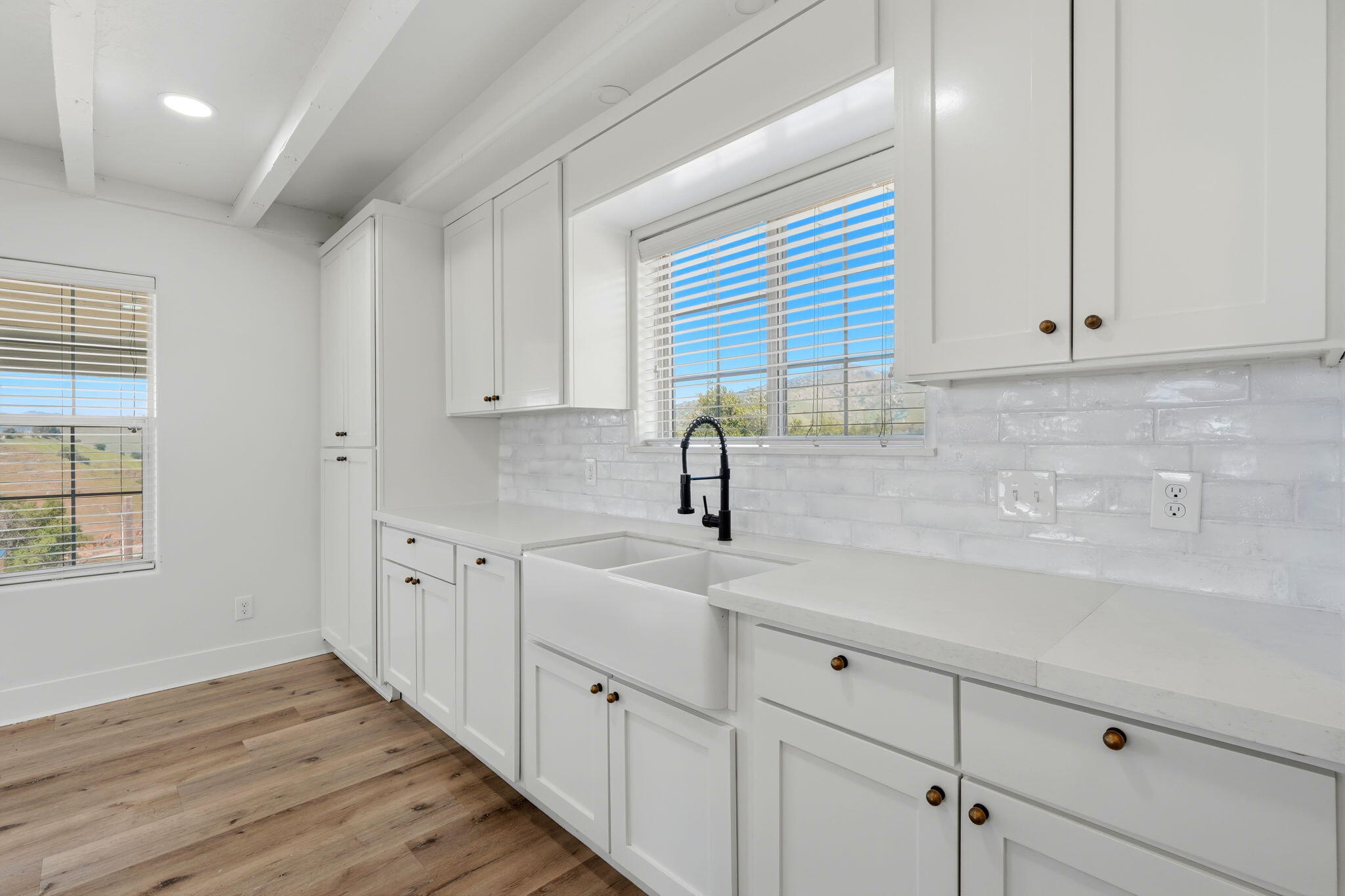 34453 Sierra Dr, Lemon Cove, CA 93244