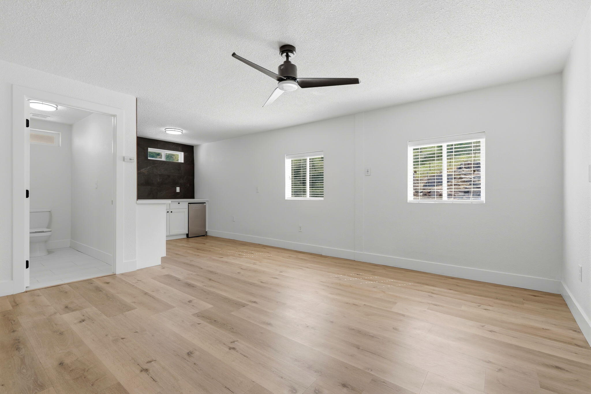 34453 Sierra Dr, Lemon Cove, CA 93244