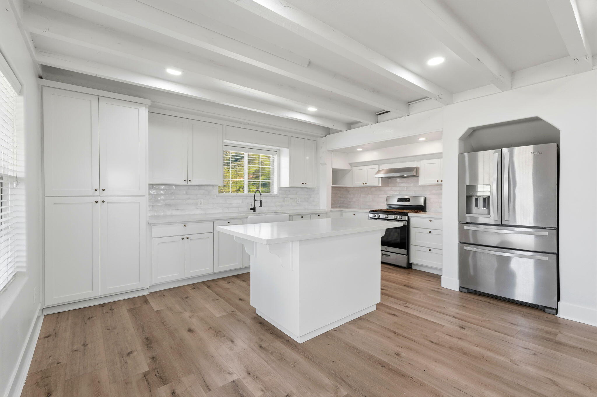 34453 Sierra Dr, Lemon Cove, CA 93244