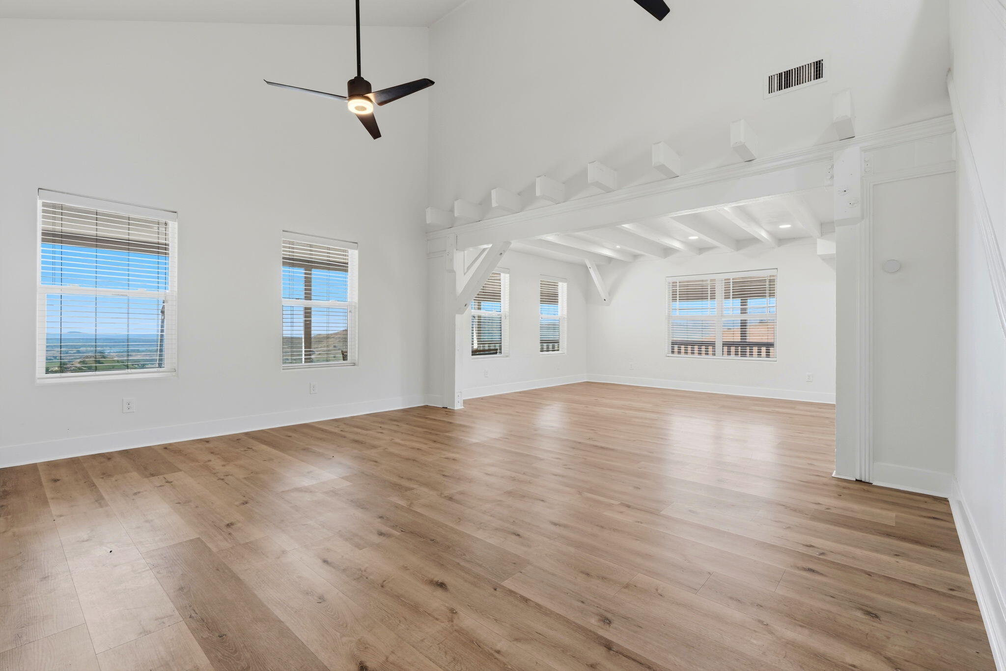 34453 Sierra Dr, Lemon Cove, CA 93244