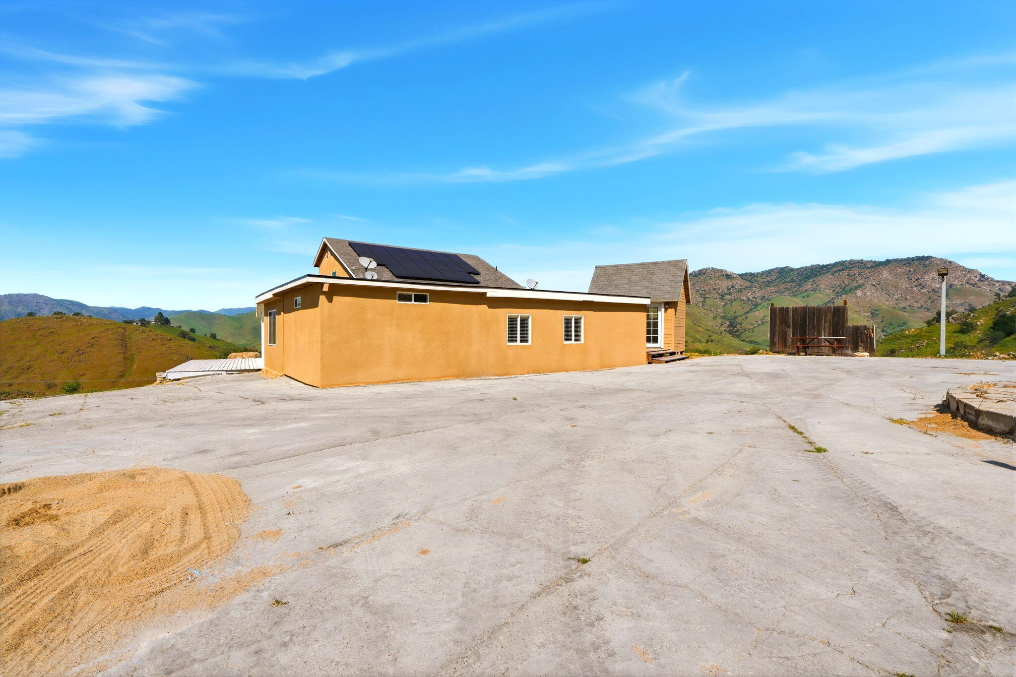 34453 Sierra Dr, Lemon Cove, CA 93244