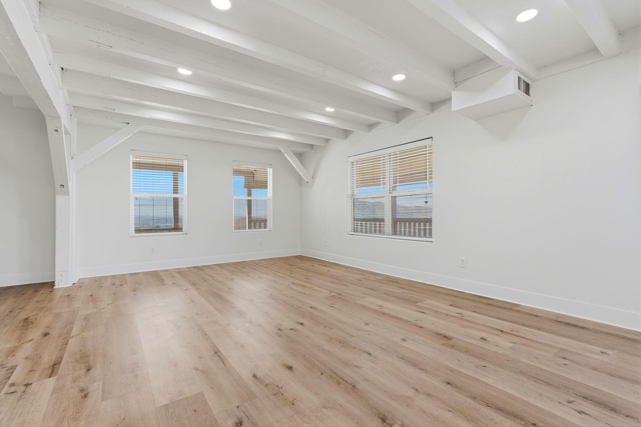 34453 Sierra Dr, Lemon Cove, CA 93244