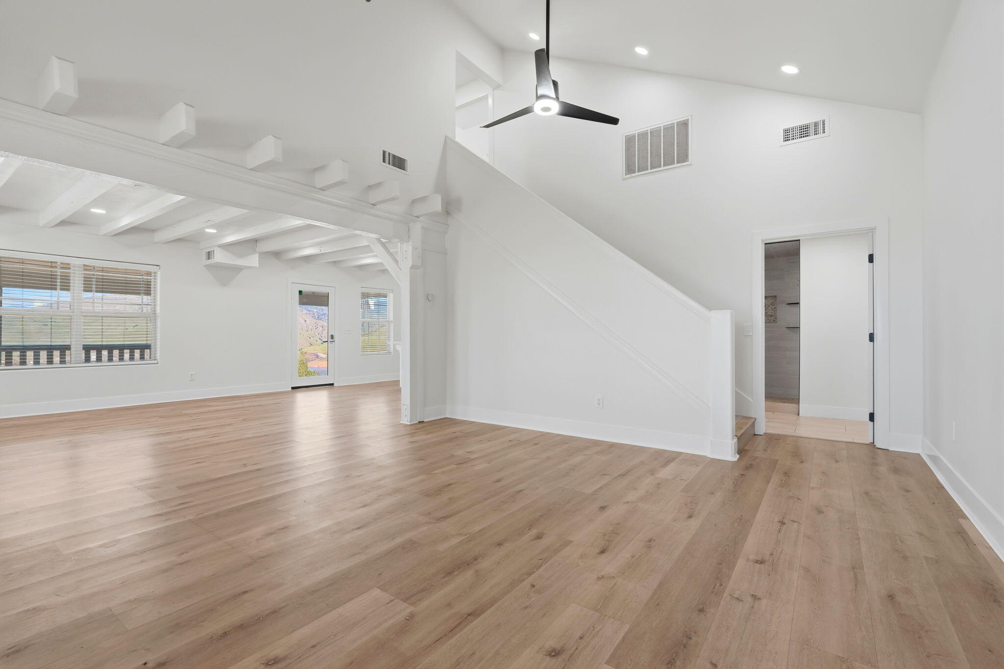 34453 Sierra Dr, Lemon Cove, CA 93244