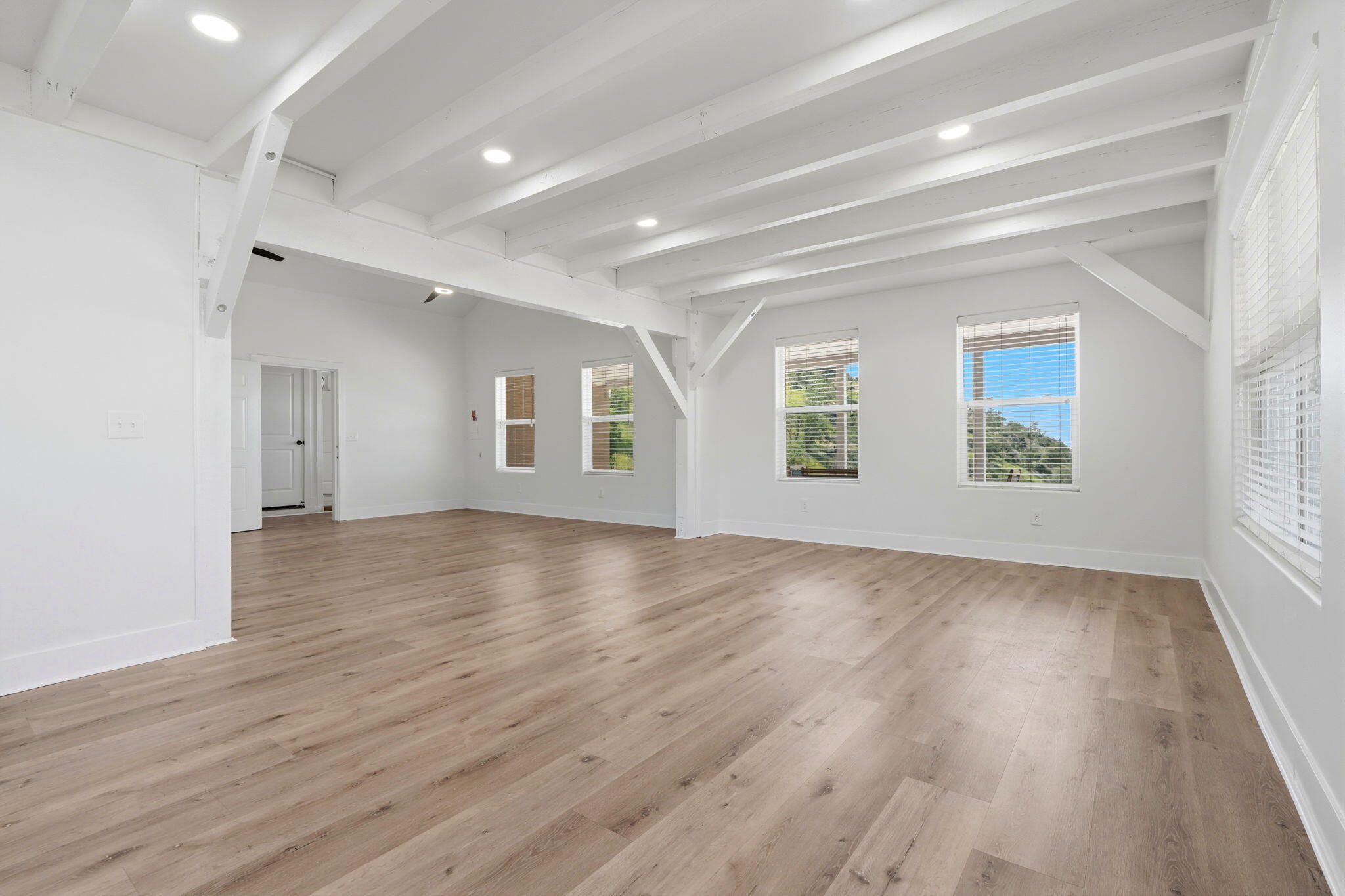 34453 Sierra Dr, Lemon Cove, CA 93244