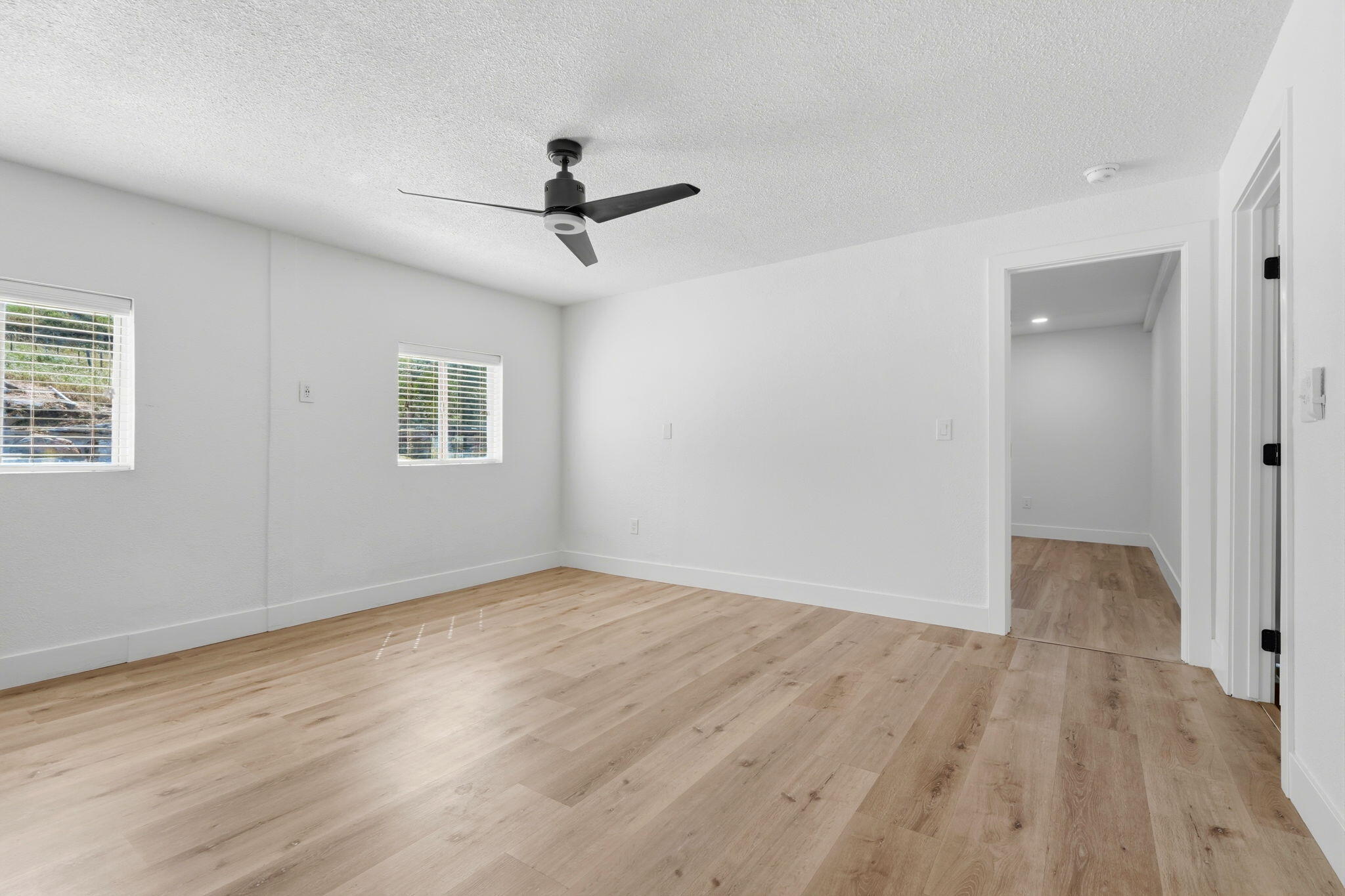 34453 Sierra Dr, Lemon Cove, CA 93244