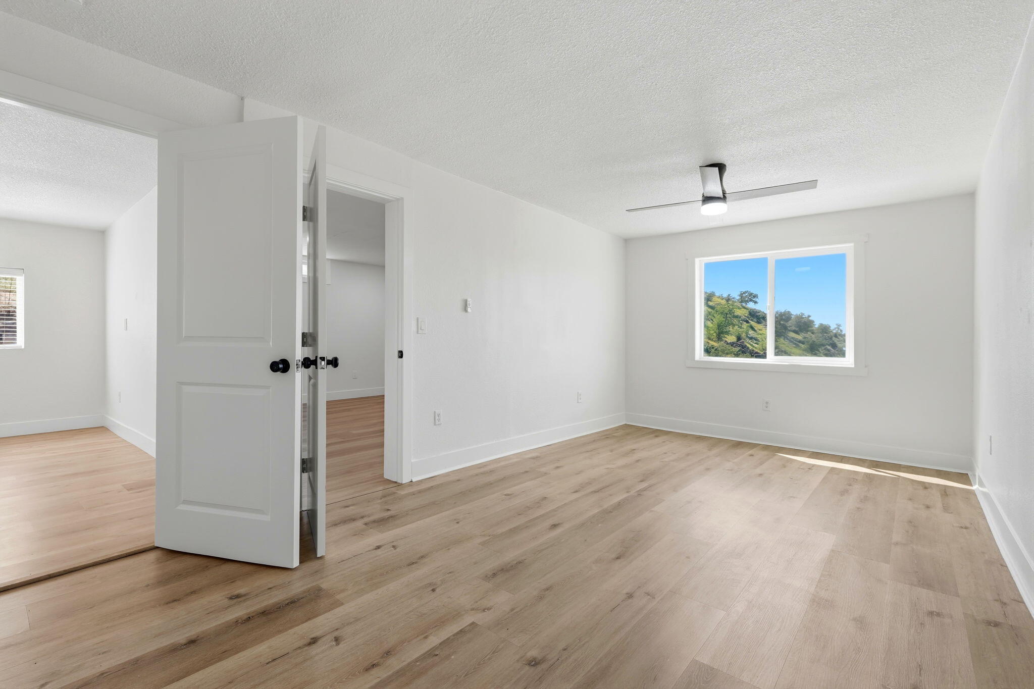 34453 Sierra Dr, Lemon Cove, CA 93244