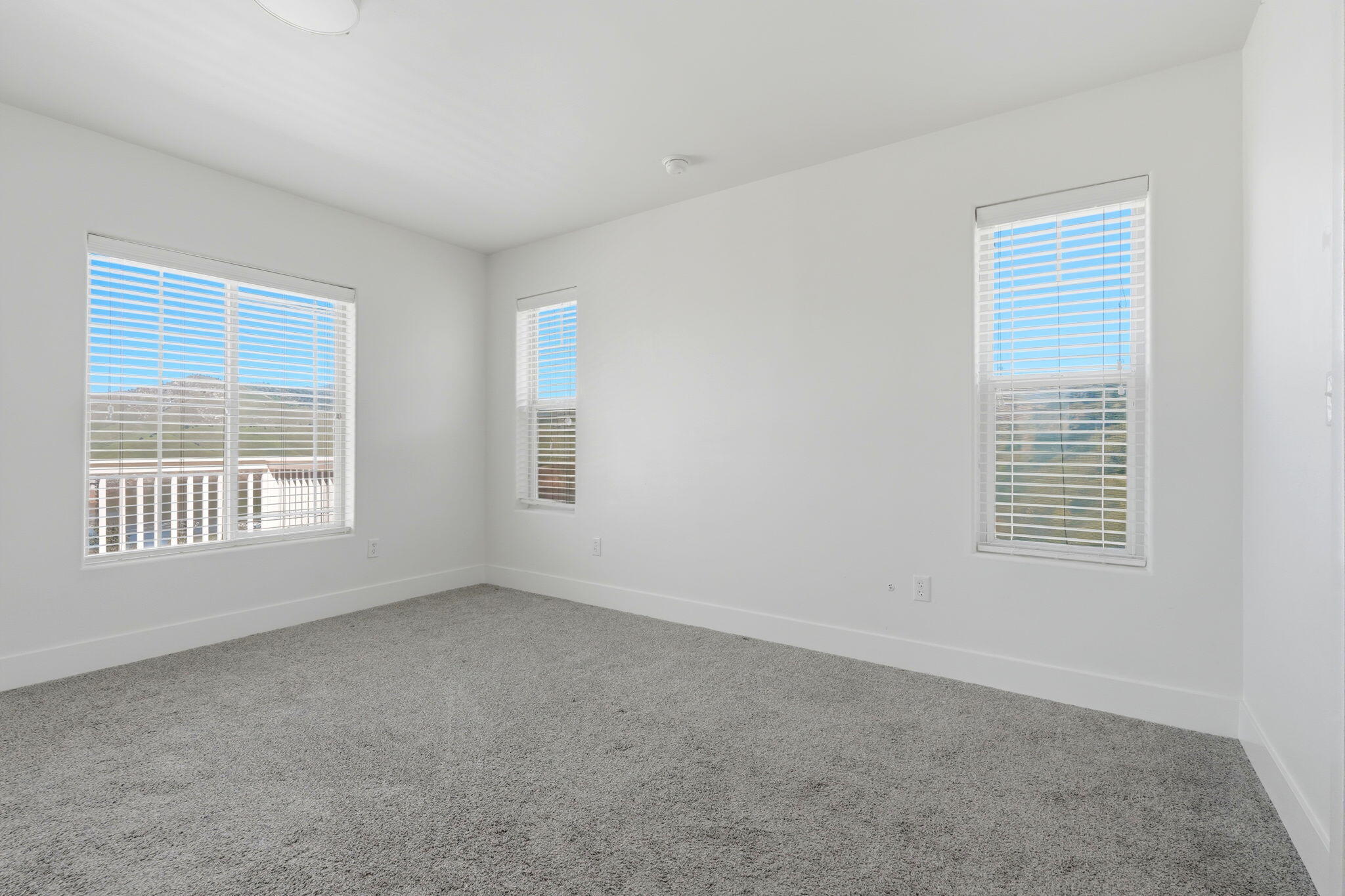 34453 Sierra Dr, Lemon Cove, CA 93244