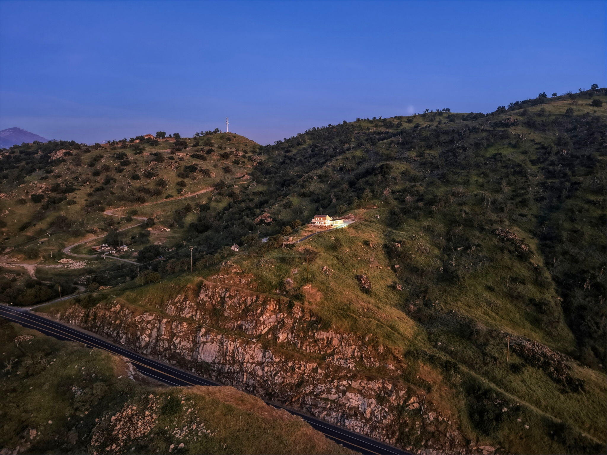 34453 Sierra Dr, Lemon Cove, CA 93244