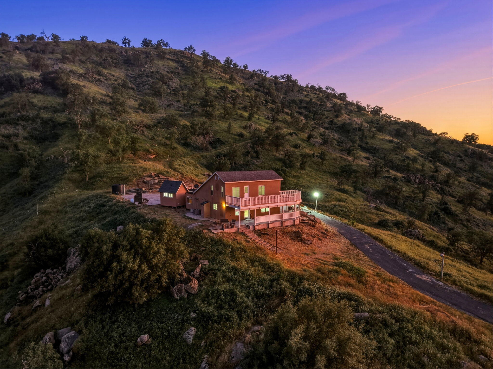 34453 Sierra Dr, Lemon Cove, CA 93244