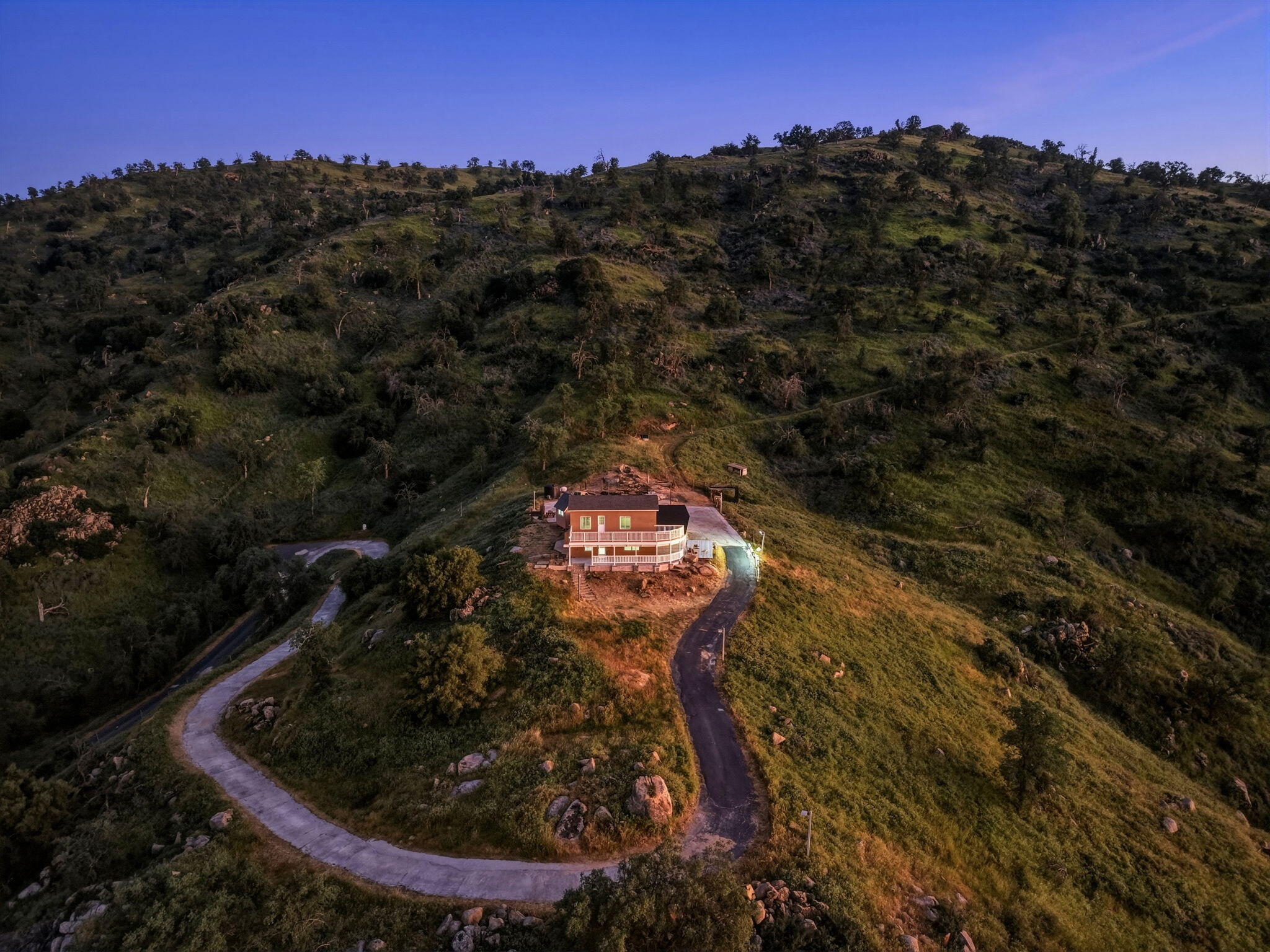 34453 Sierra Dr, Lemon Cove, CA 93244