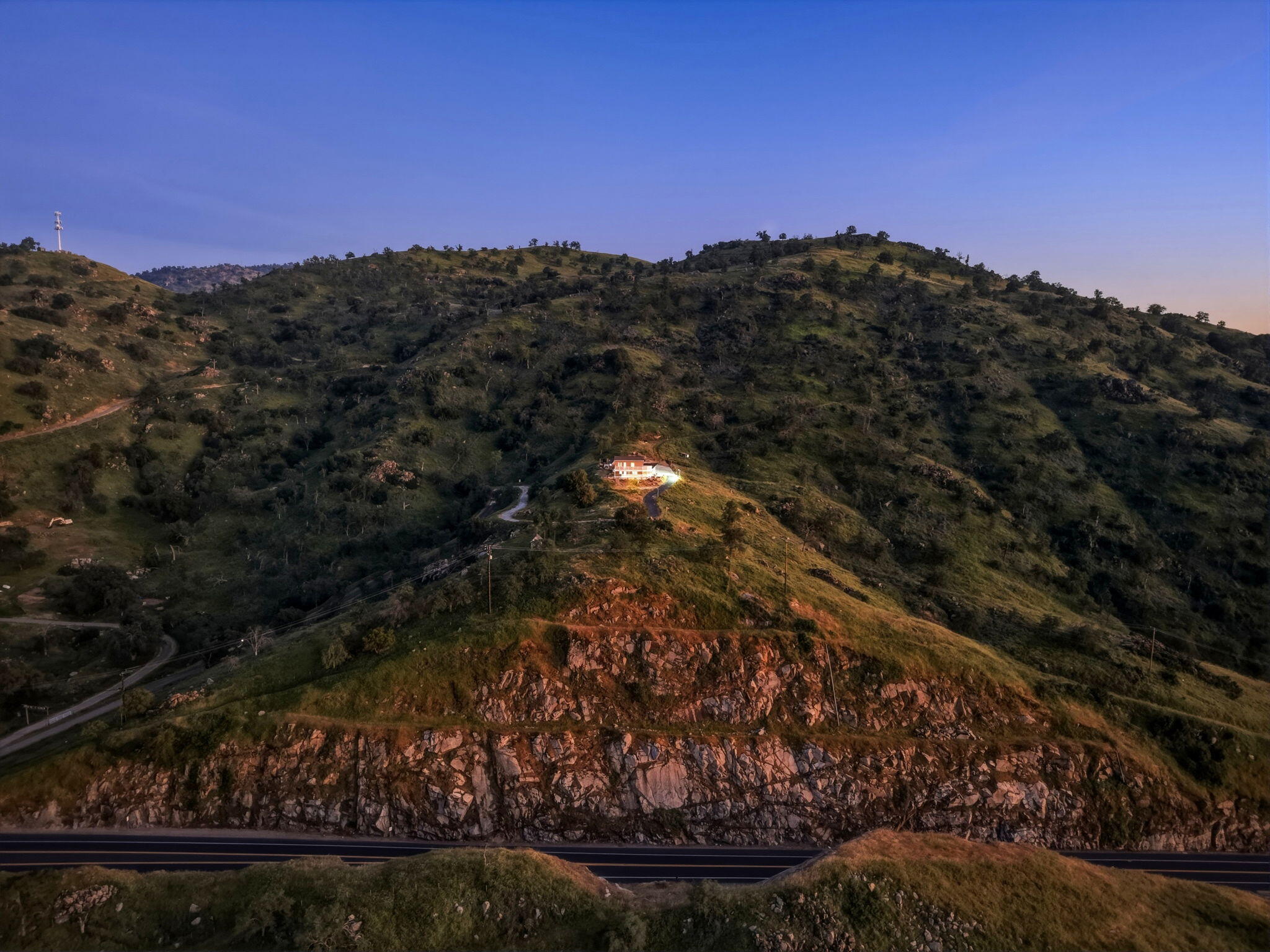 34453 Sierra Dr, Lemon Cove, CA 93244