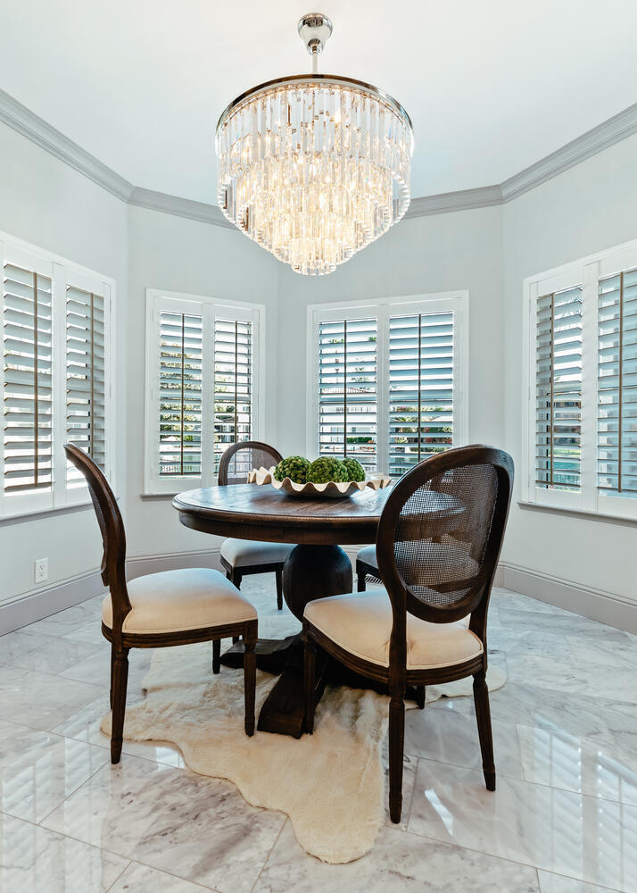 5721 W Prospect Dr, Visalia, CA 93291