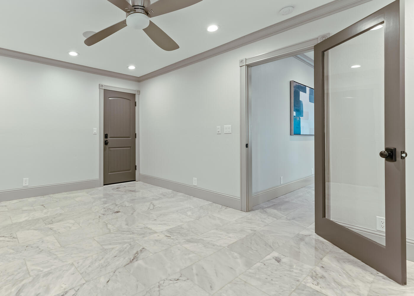 5721 W Prospect Dr, Visalia, CA 93291