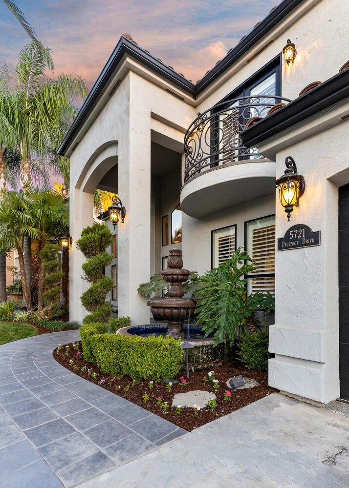 5721 W Prospect Dr, Visalia, CA 93291