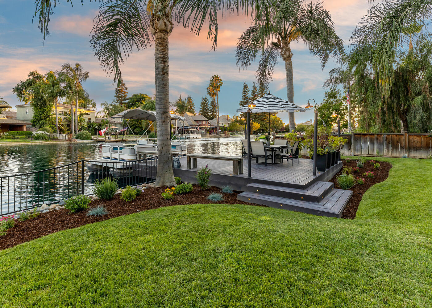 5721 W Prospect Dr, Visalia, CA 93291