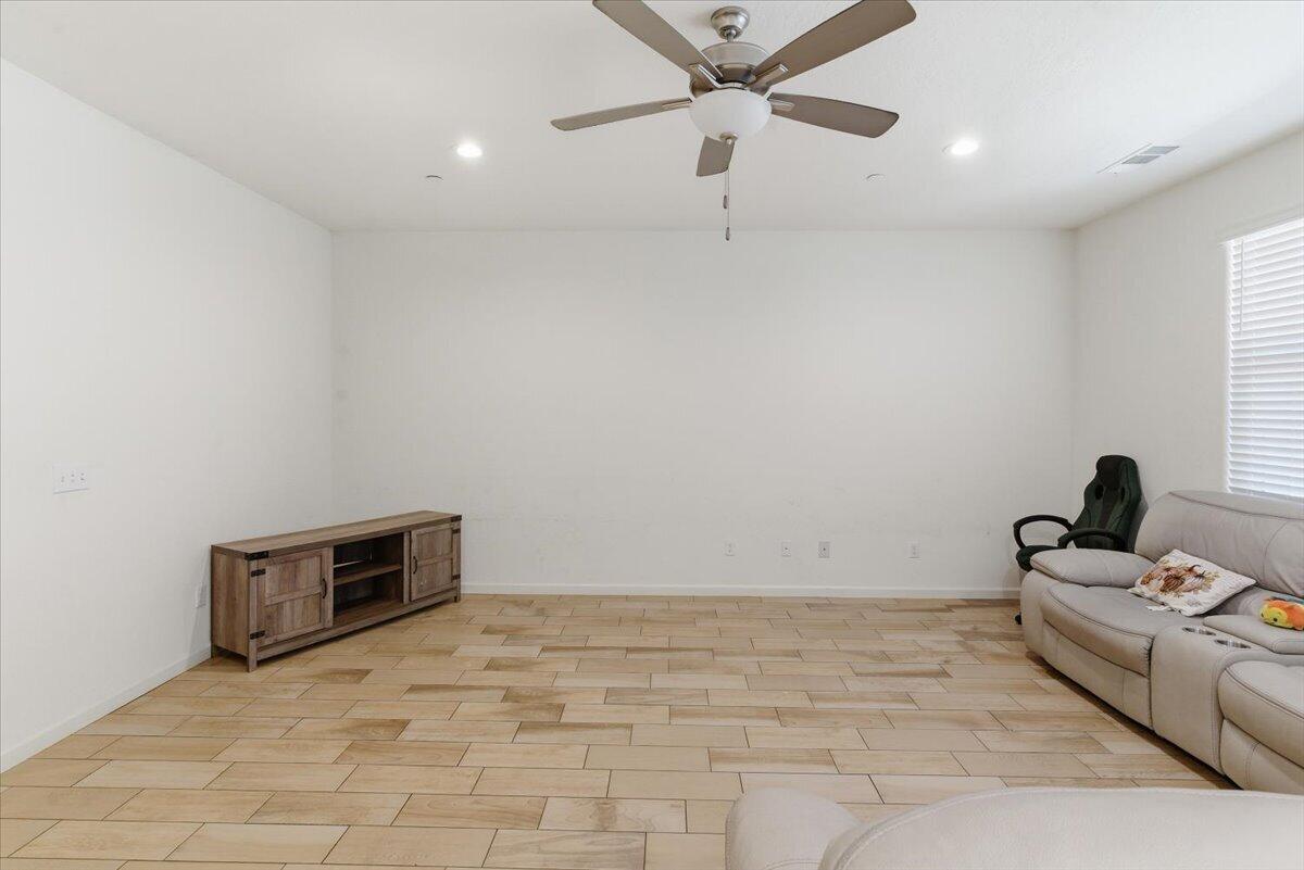 3625 Chelsea St, Tulare, CA 93274