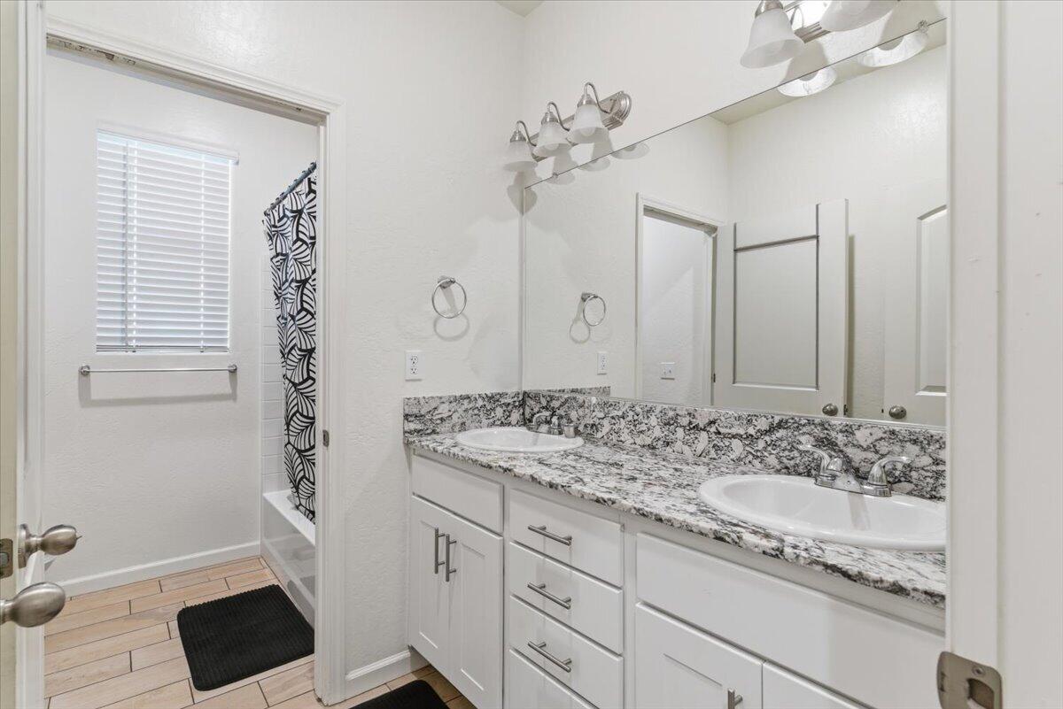 3625 Chelsea St, Tulare, CA 93274