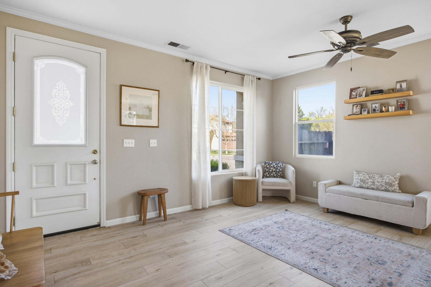 1242 N Julieann St, Visalia, CA 93291