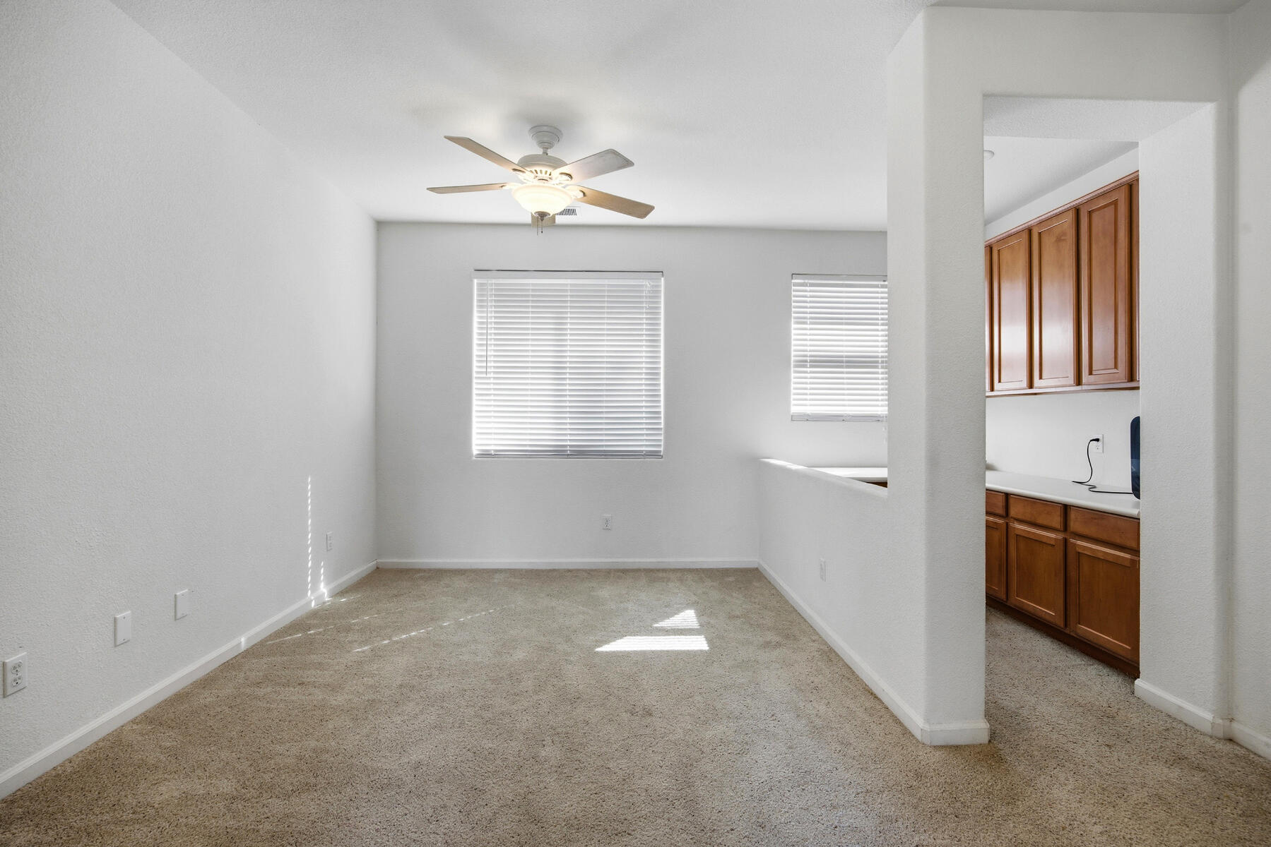 1242 N Julieann St, Visalia, CA 93291