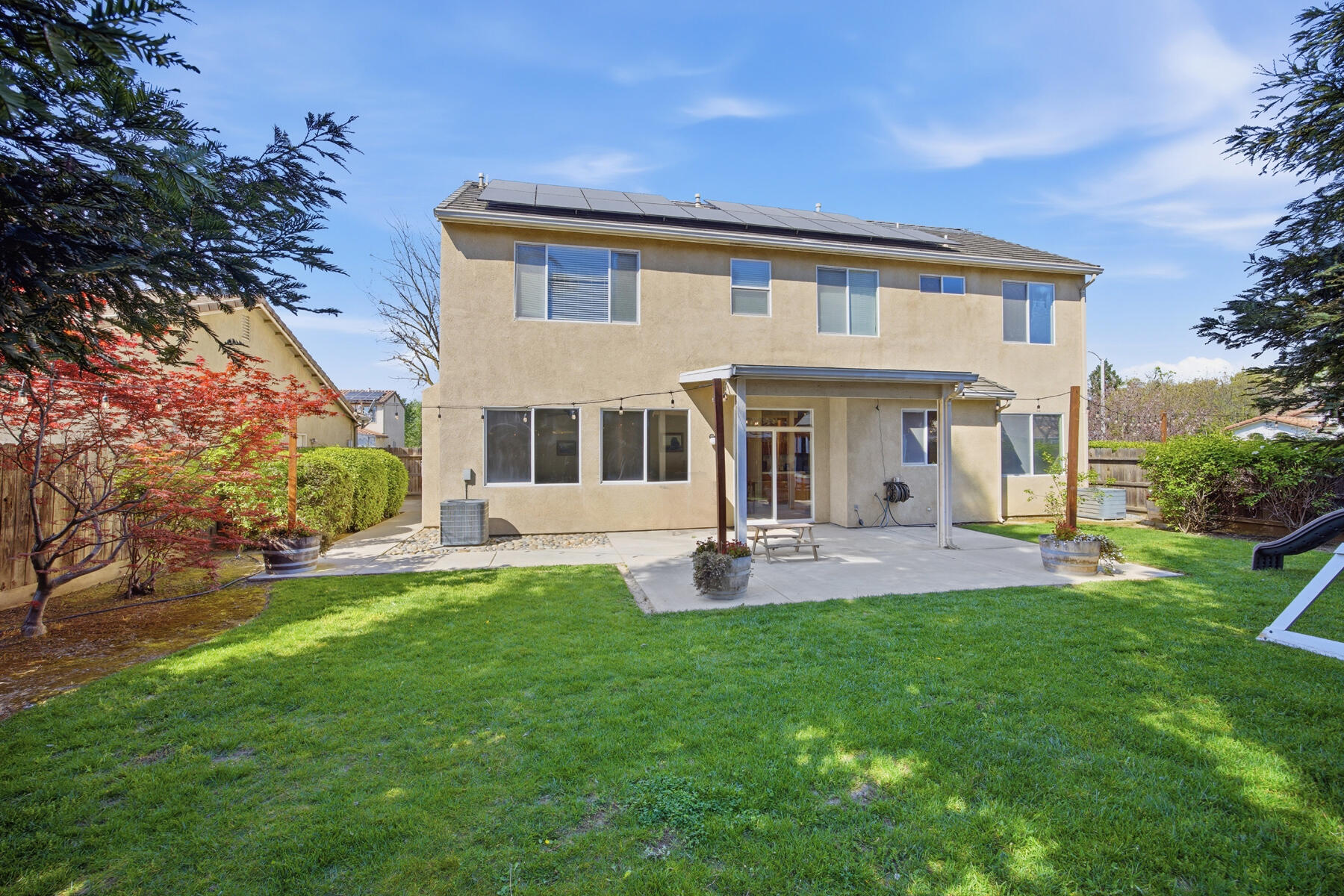 1242 N Julieann St, Visalia, CA 93291