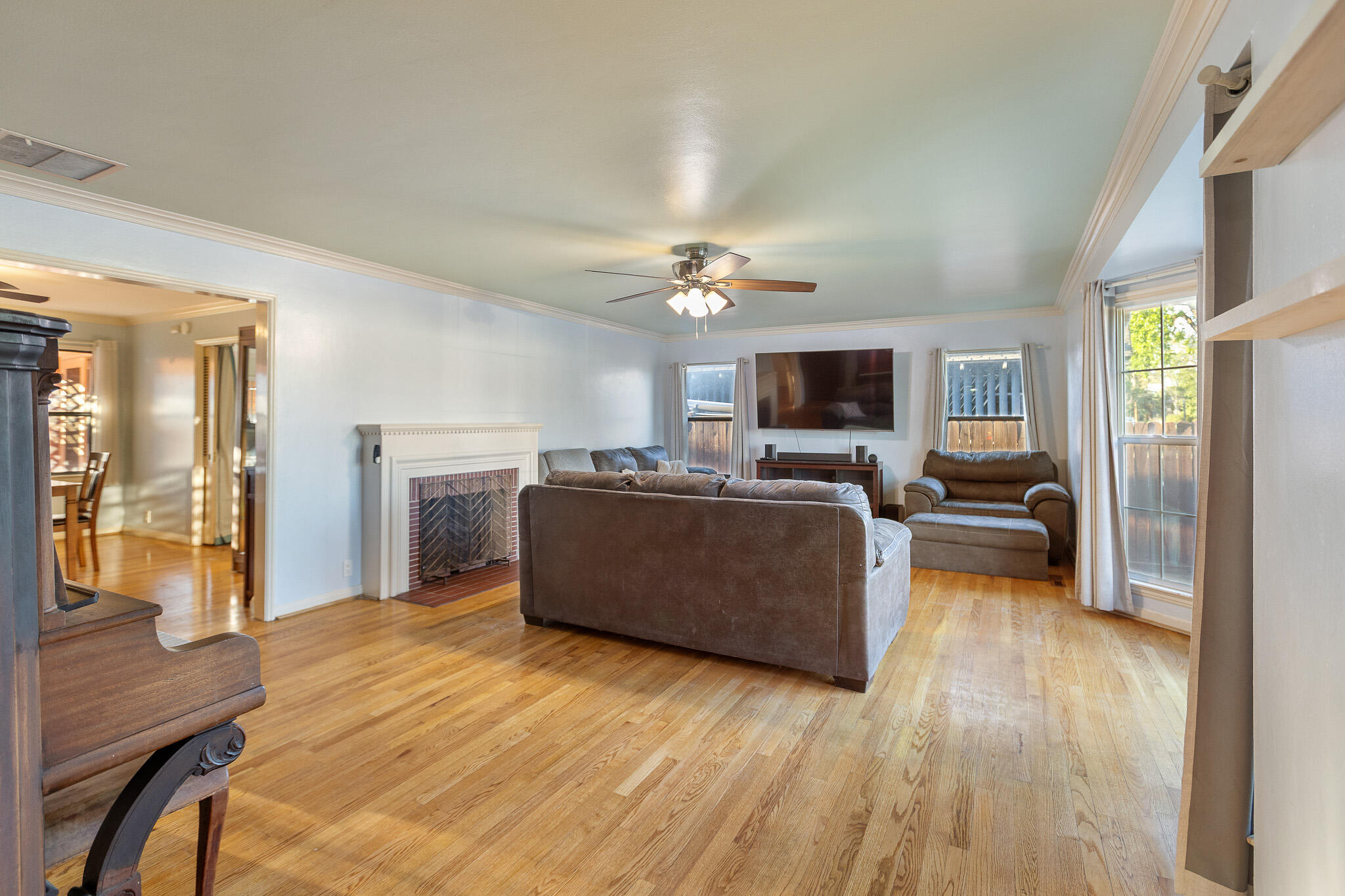 61 Carmelita St, Porterville, CA 93257