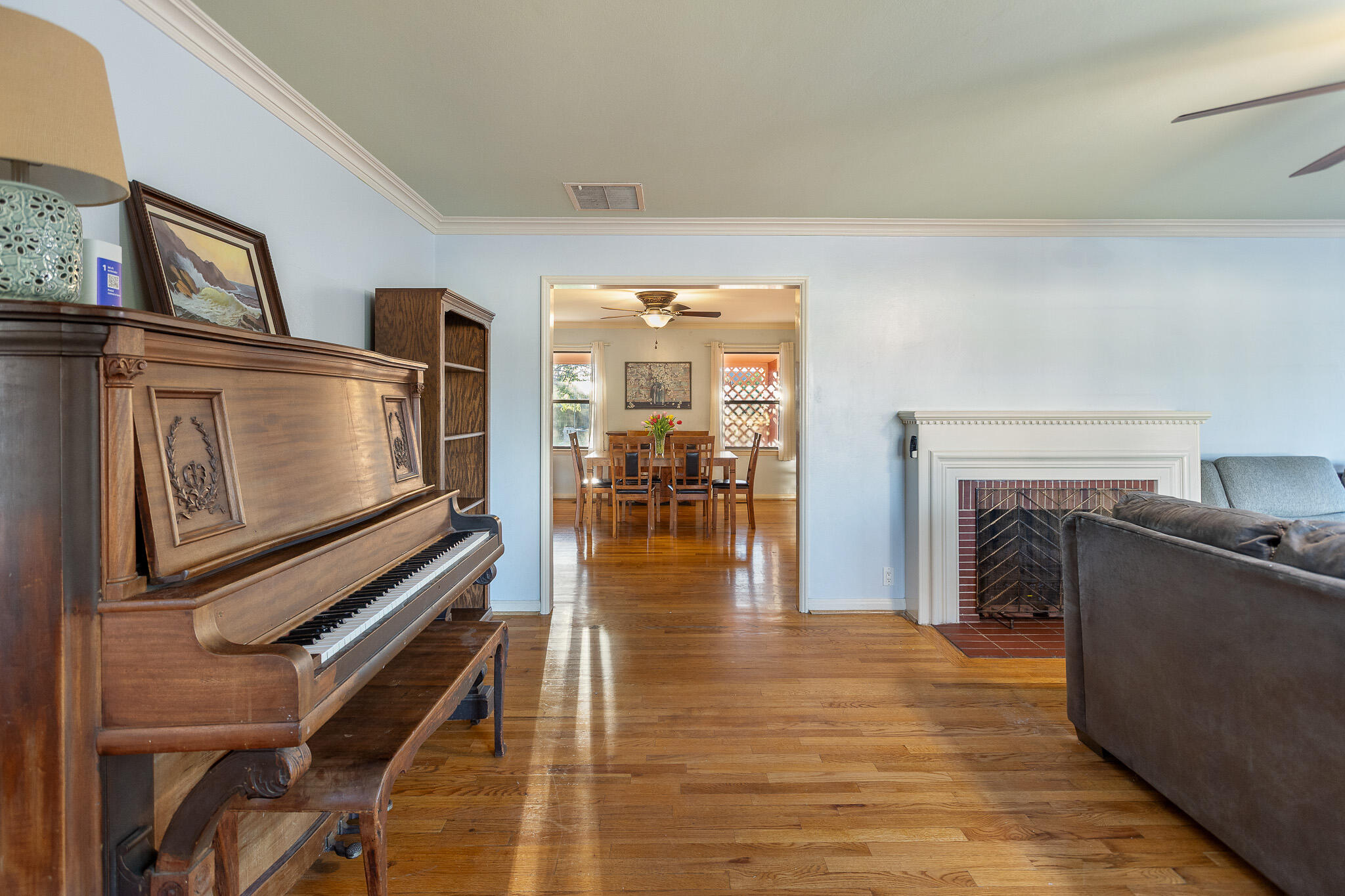 61 Carmelita St, Porterville, CA 93257