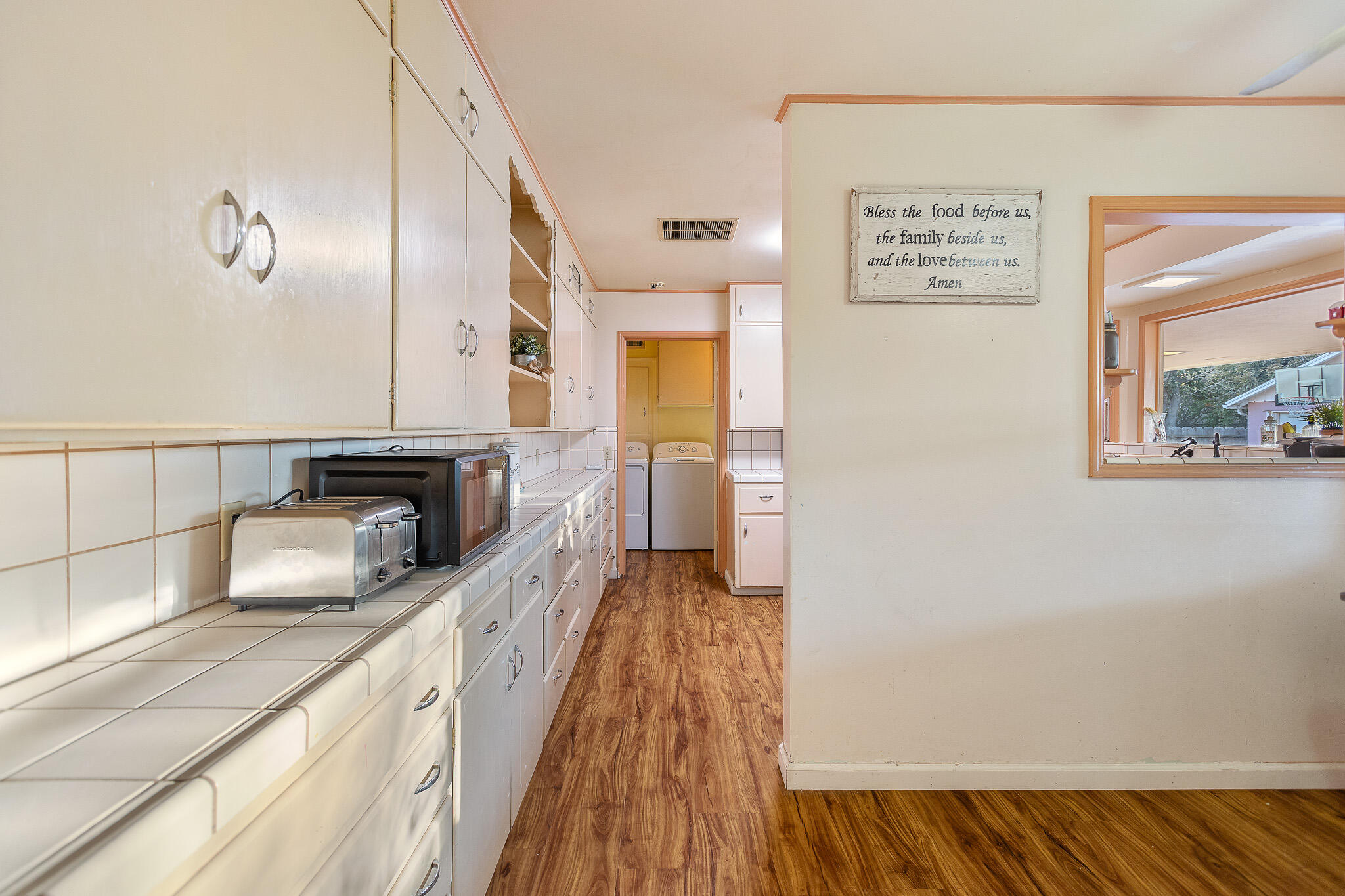 61 Carmelita St, Porterville, CA 93257