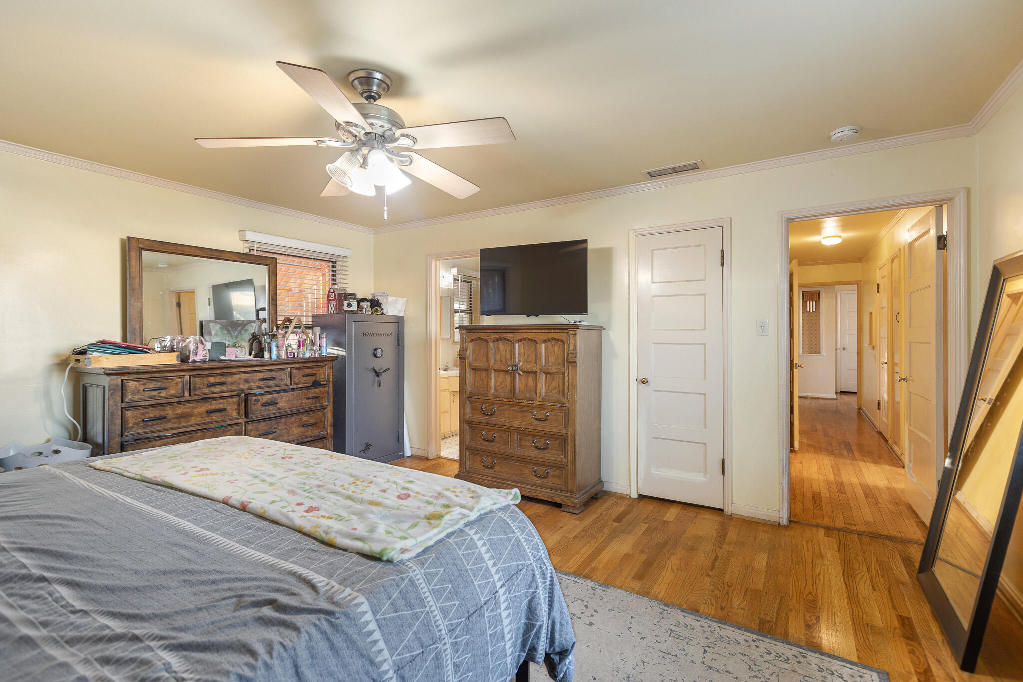 61 Carmelita St, Porterville, CA 93257