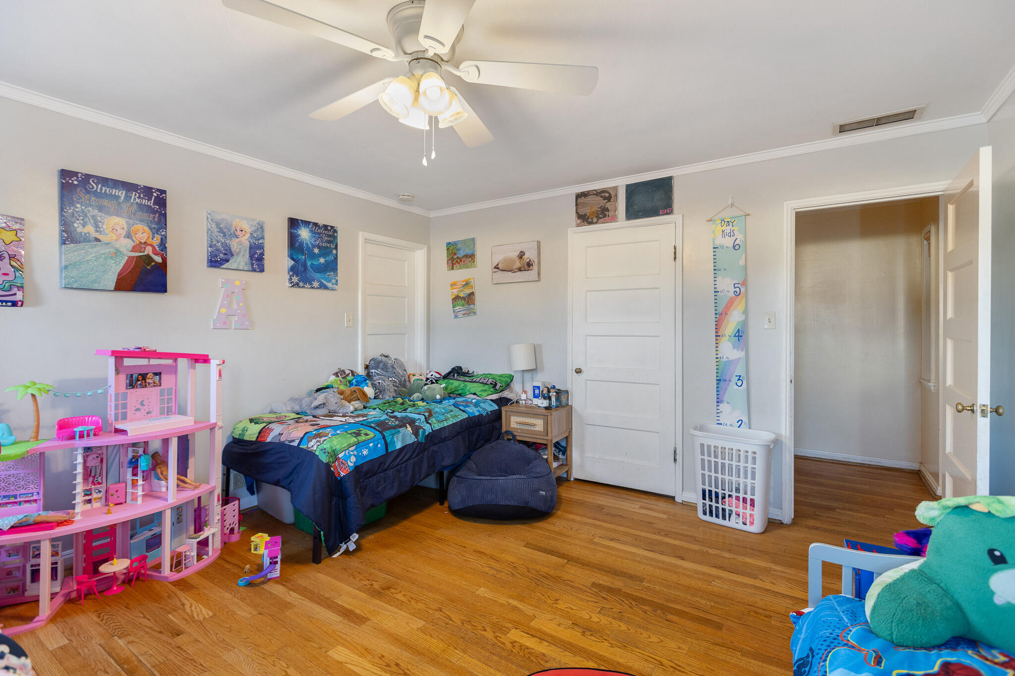 61 Carmelita St, Porterville, CA 93257