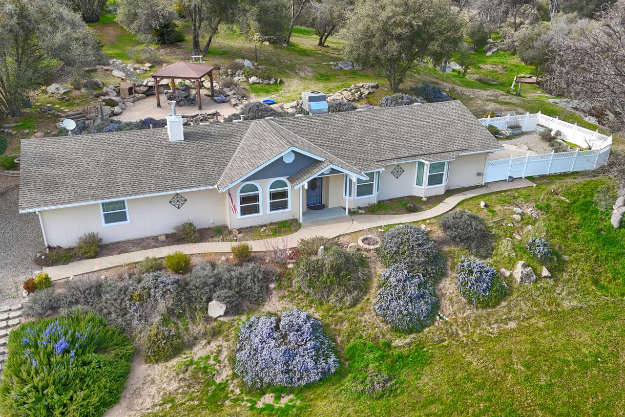 44755 Savage Rd, Coarsegold, CA 93614