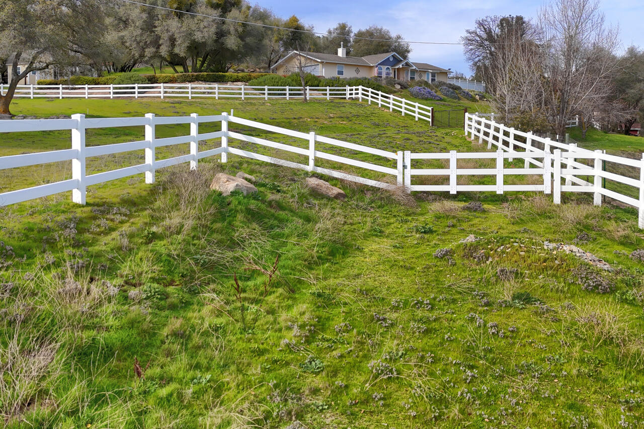 44755 Savage Rd, Coarsegold, CA 93614