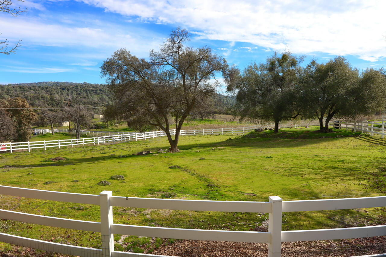 44755 Savage Rd, Coarsegold, CA 93614