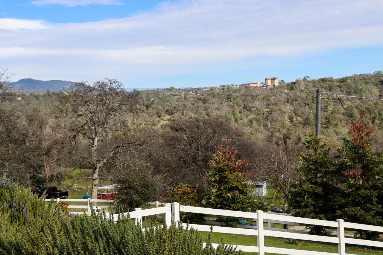 44755 Savage Rd, Coarsegold, CA 93614