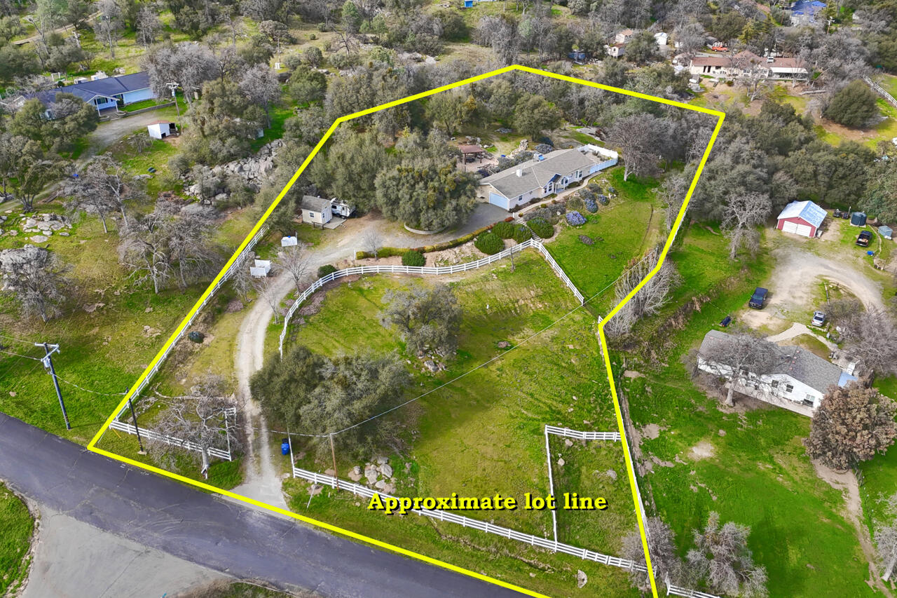 44755 Savage Rd, Coarsegold, CA 93614