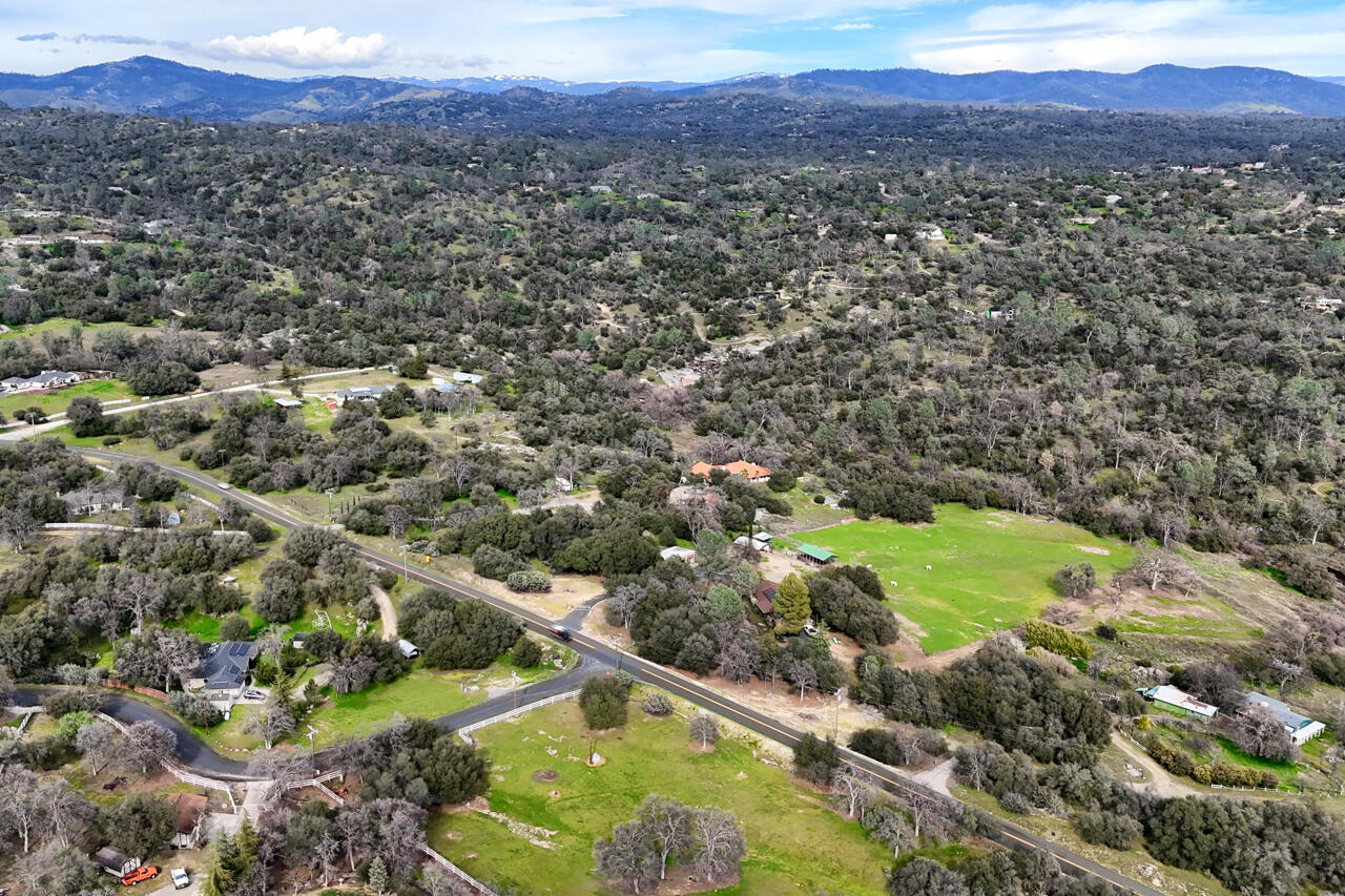 44755 Savage Rd, Coarsegold, CA 93614
