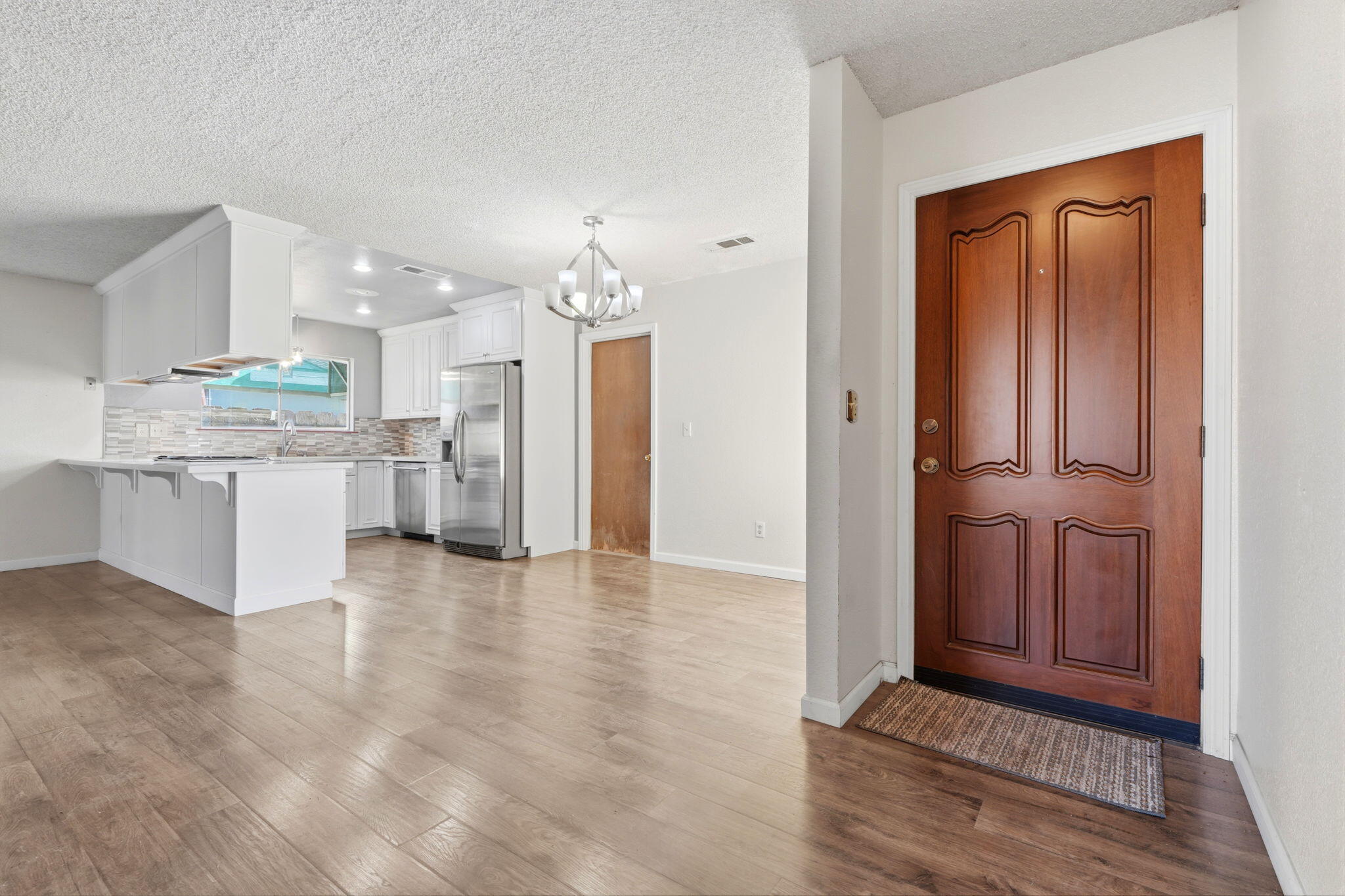 1908 N Cedar Ct, Visalia, CA 93292