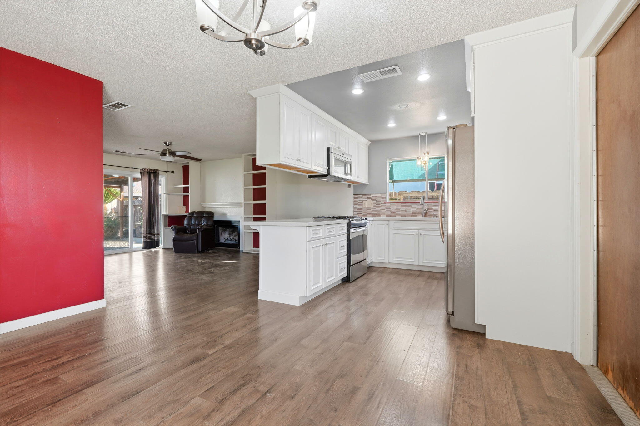 1908 N Cedar Ct, Visalia, CA 93292