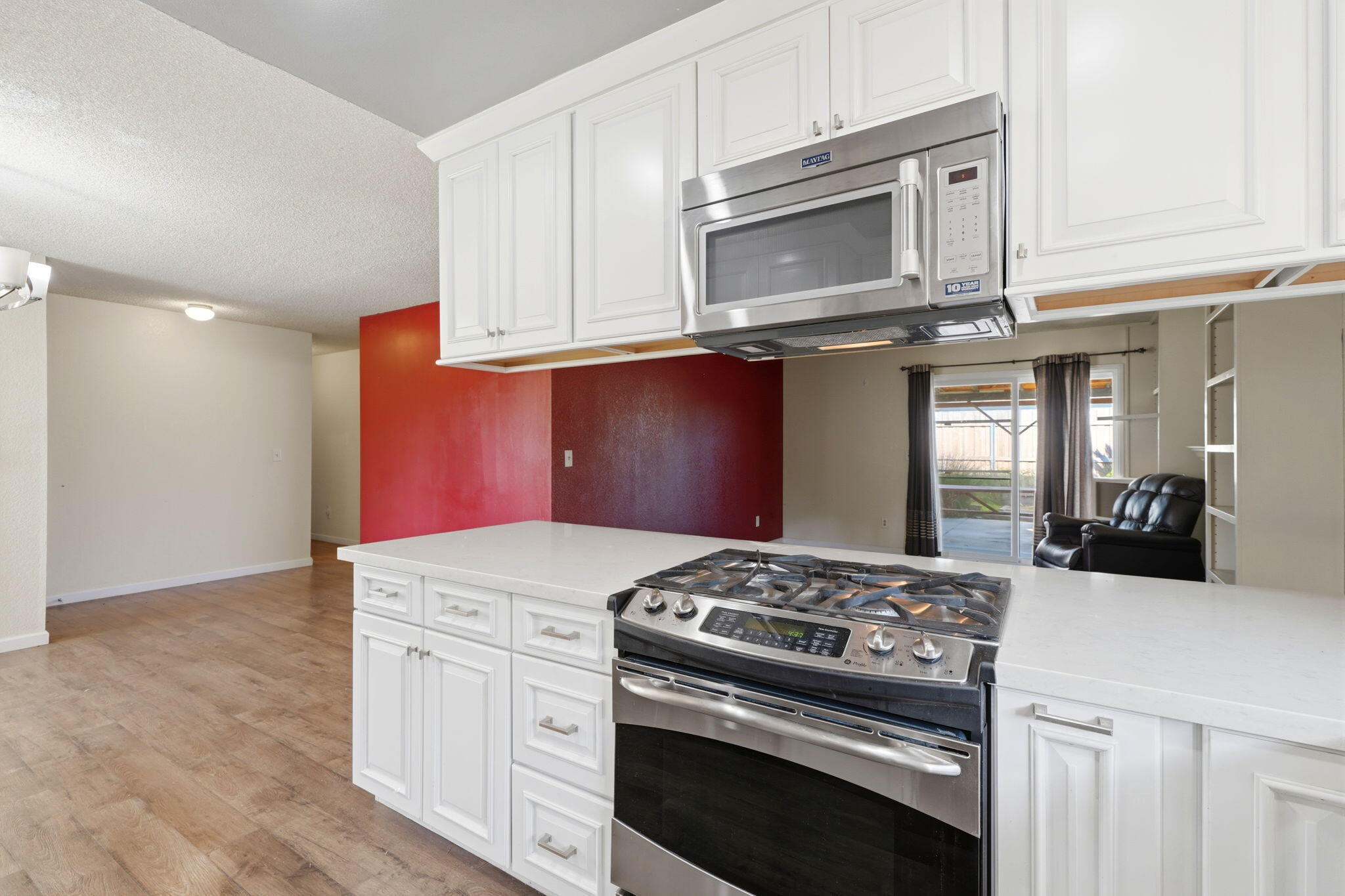 1908 N Cedar Ct, Visalia, CA 93292