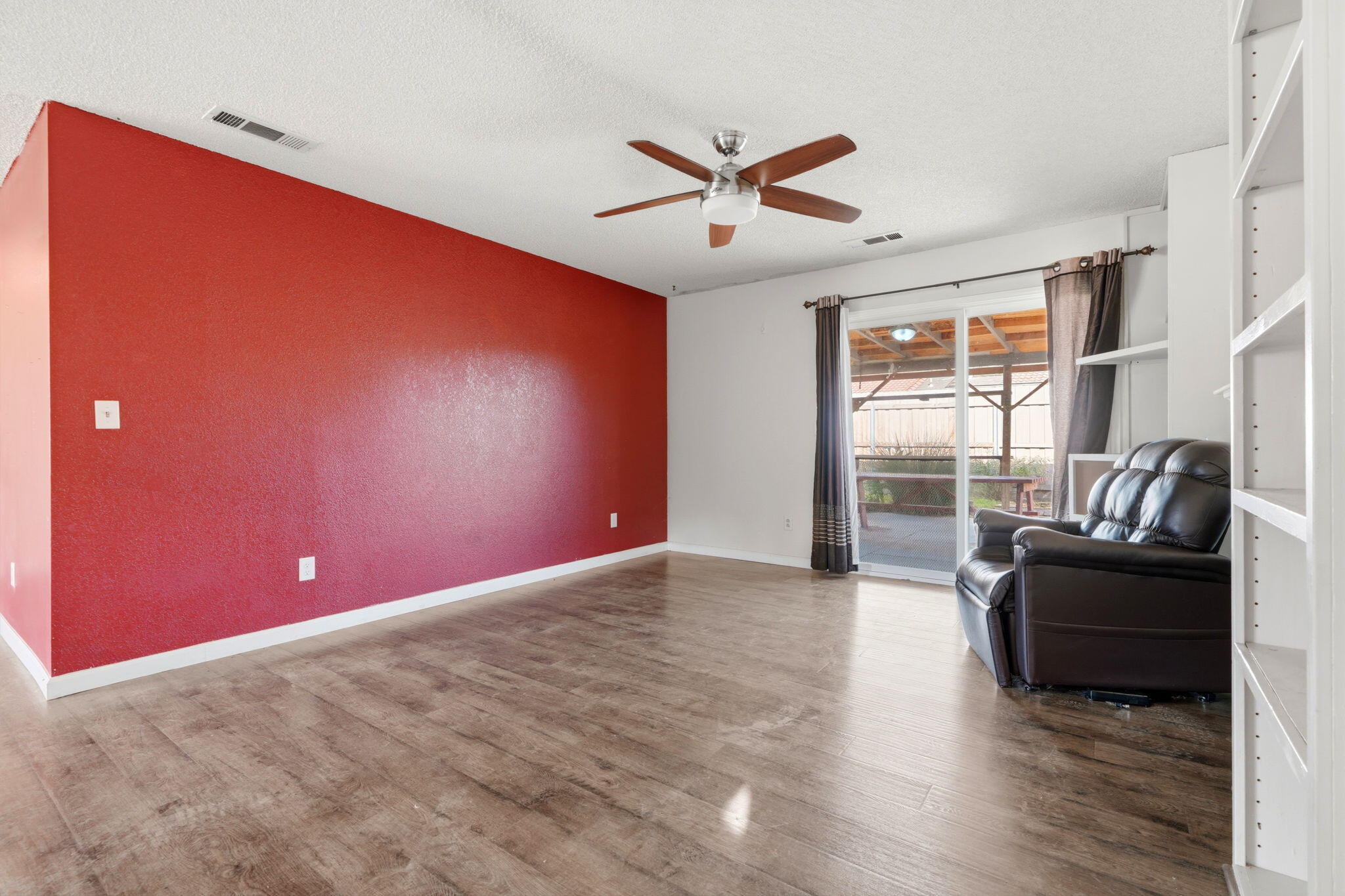 1908 N Cedar Ct, Visalia, CA 93292