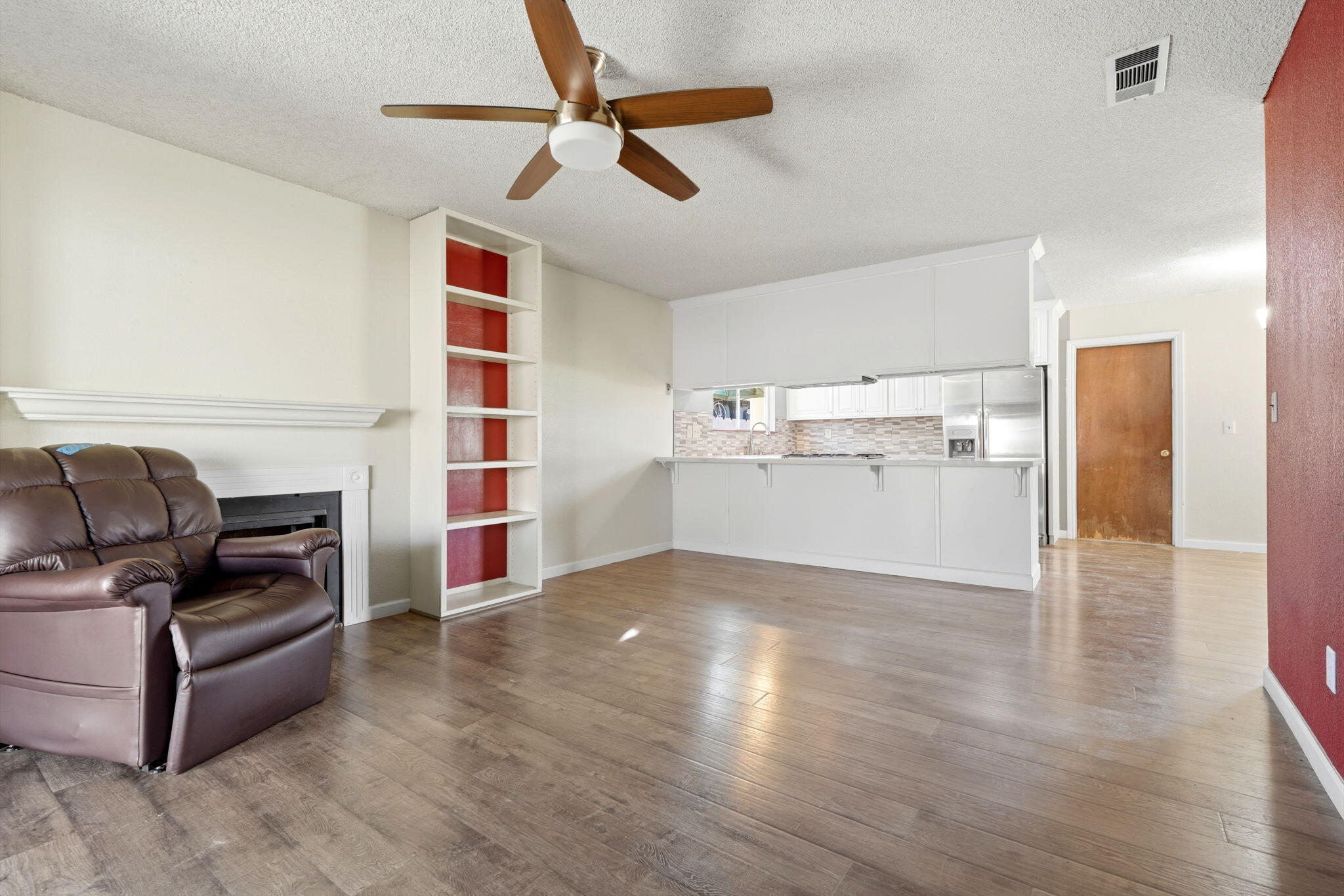 1908 N Cedar Ct, Visalia, CA 93292