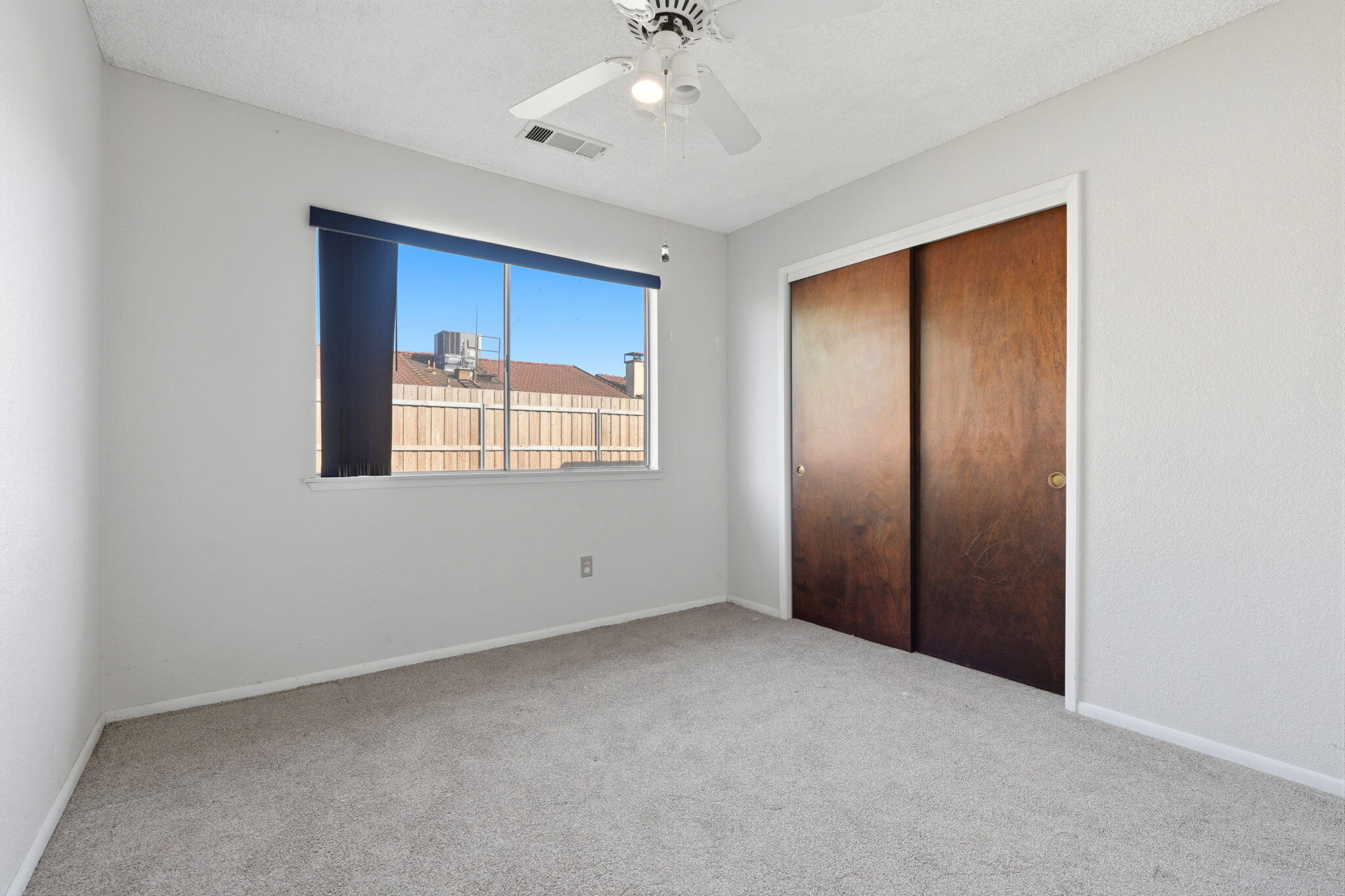 1908 N Cedar Ct, Visalia, CA 93292