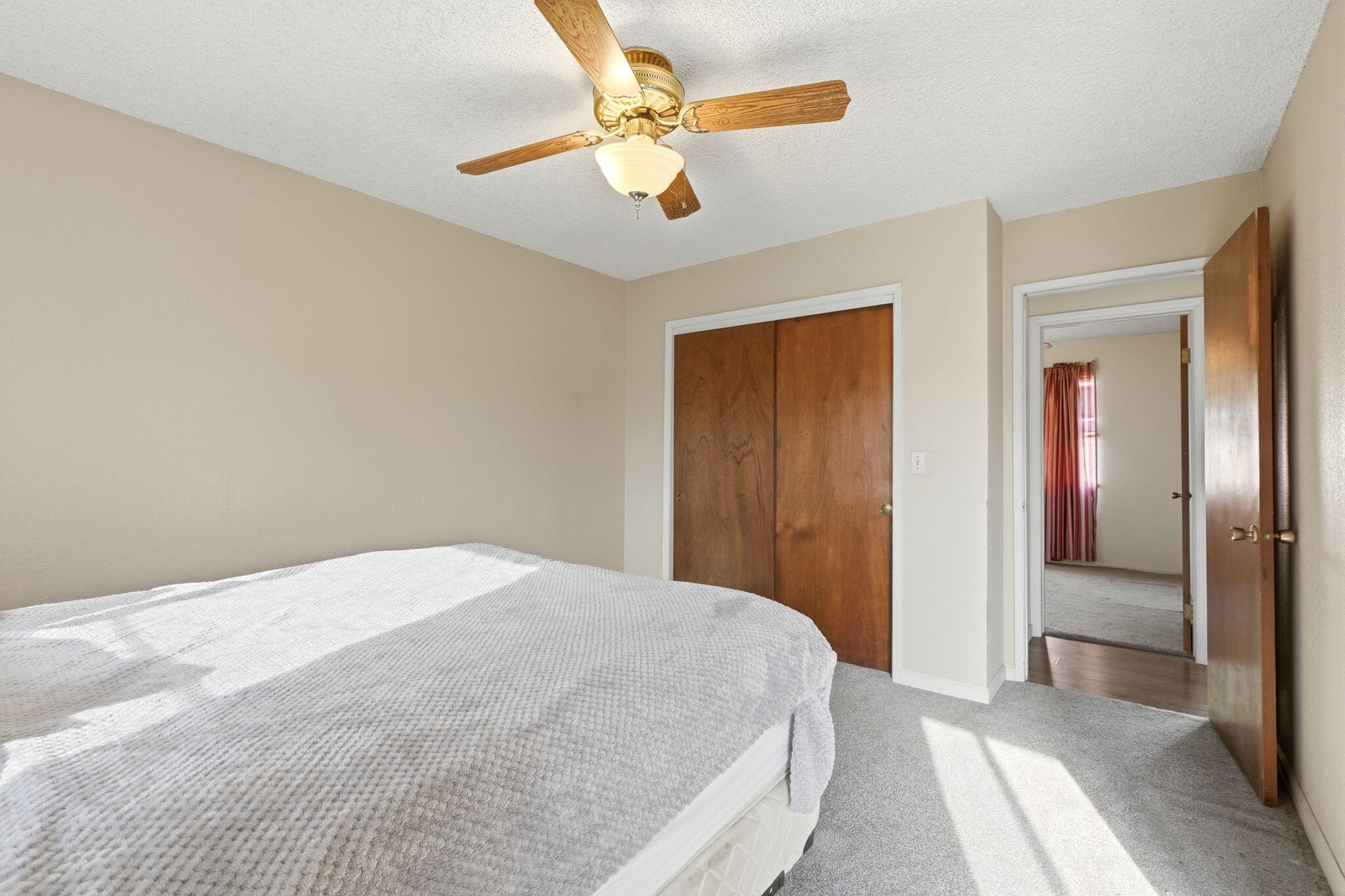 1908 N Cedar Ct, Visalia, CA 93292