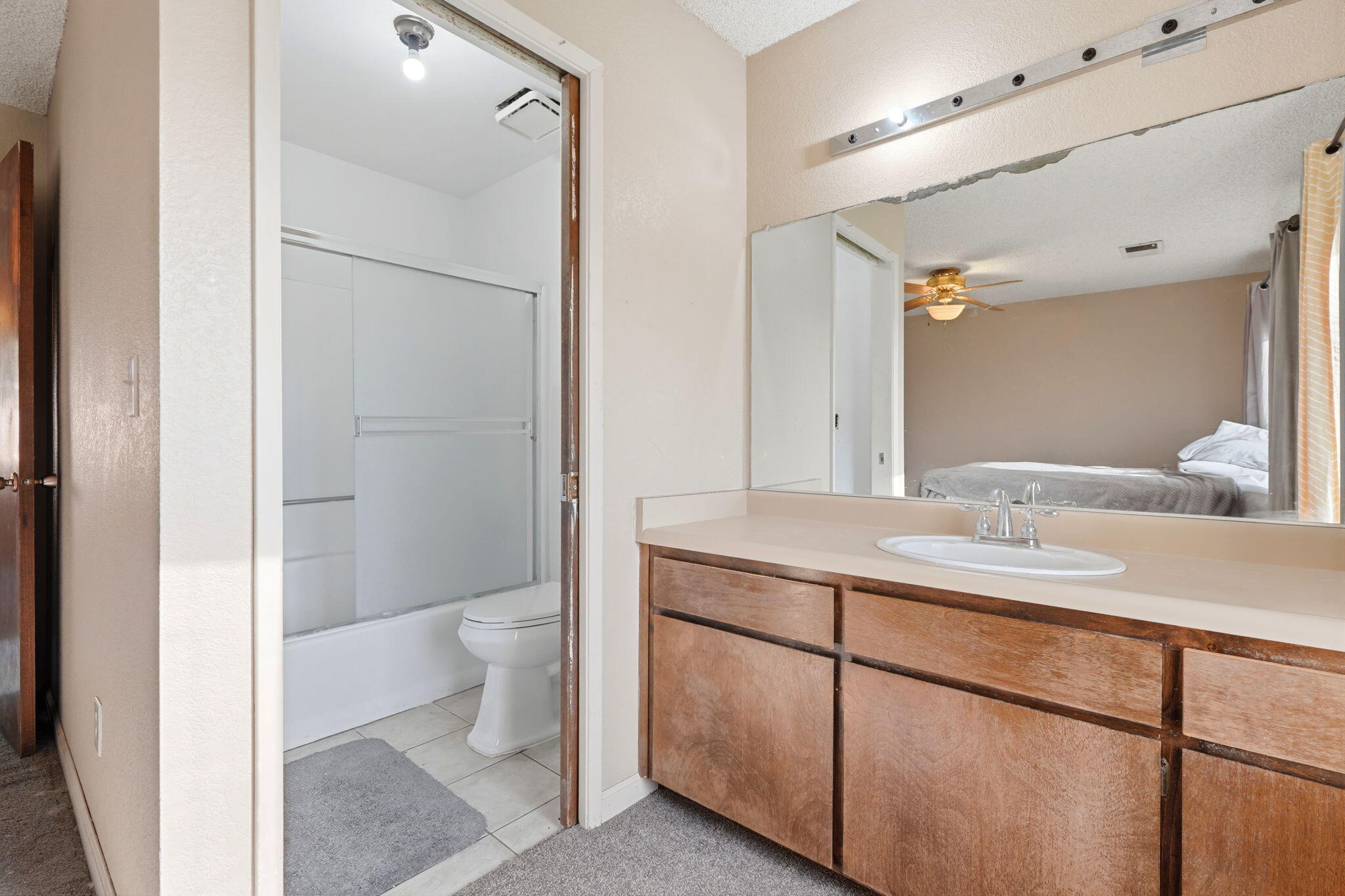 1908 N Cedar Ct, Visalia, CA 93292